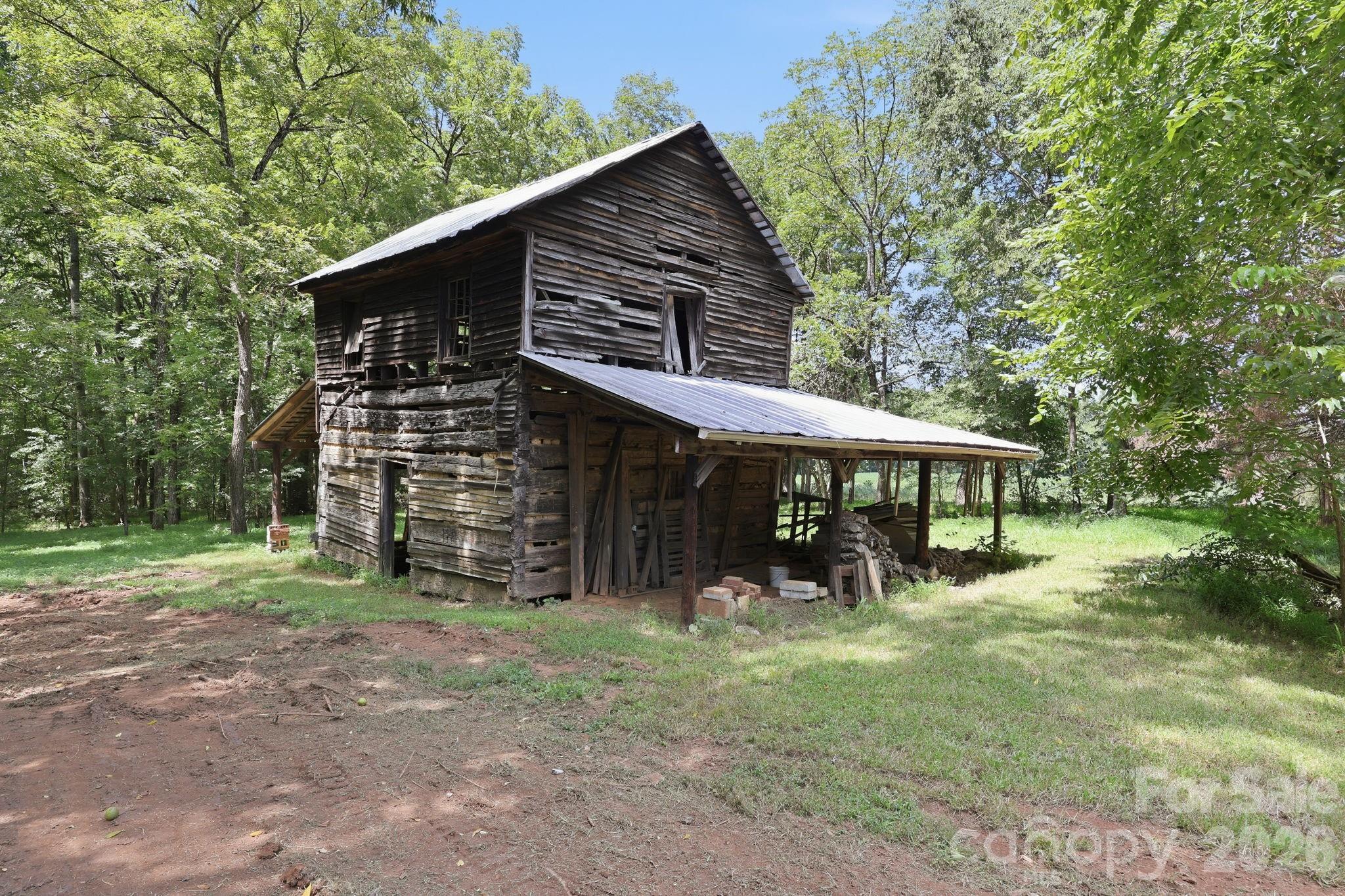 2565 Weaver Road Property Photo 48