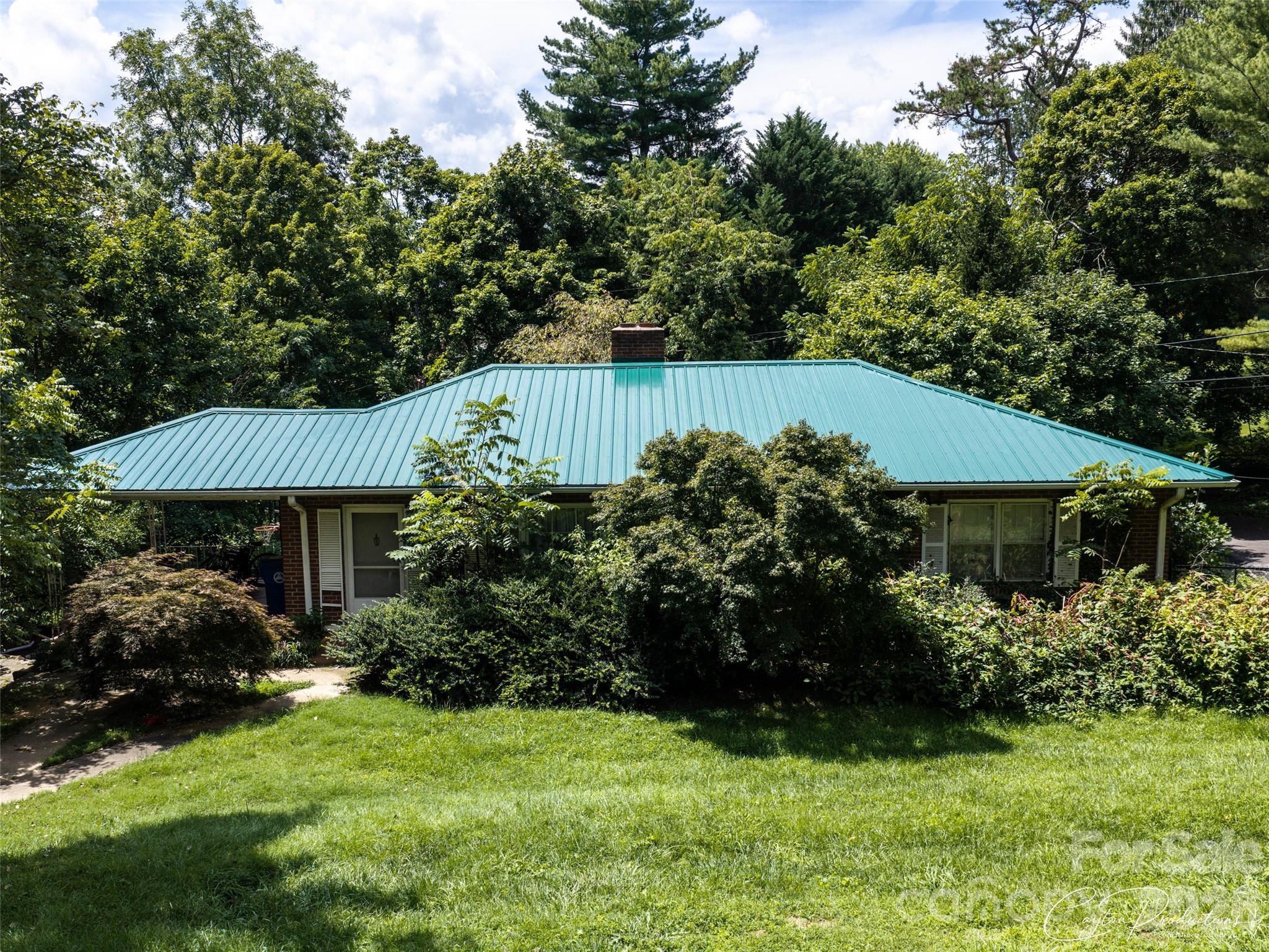 150 Stratford Road Property Photo 1