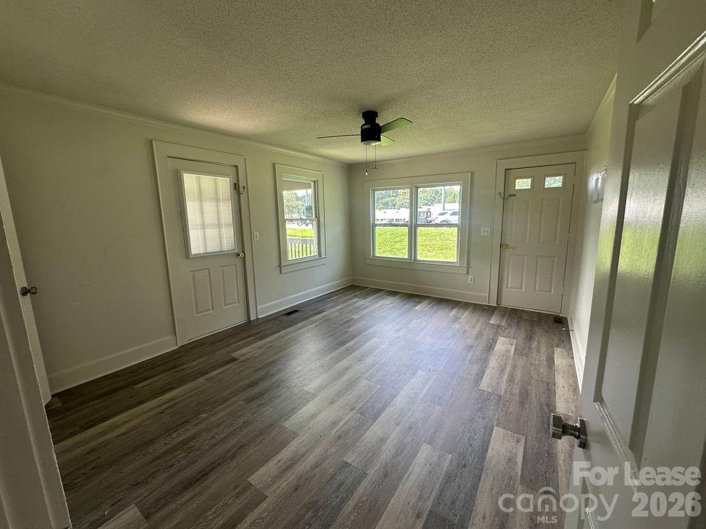 919 Main Street Property Photo 9