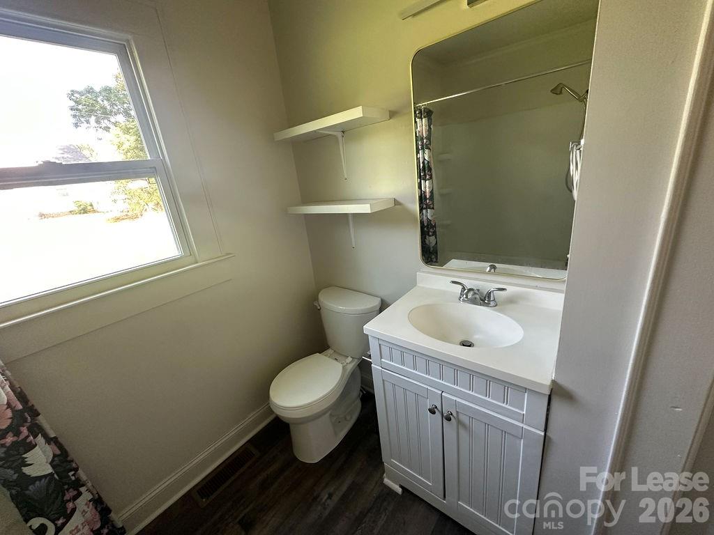 919 Main Street Property Photo 14