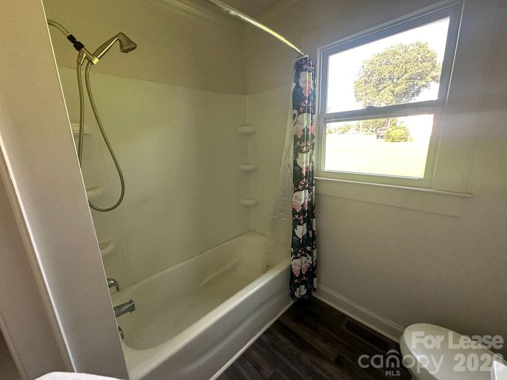 919 Main Street Property Photo 15