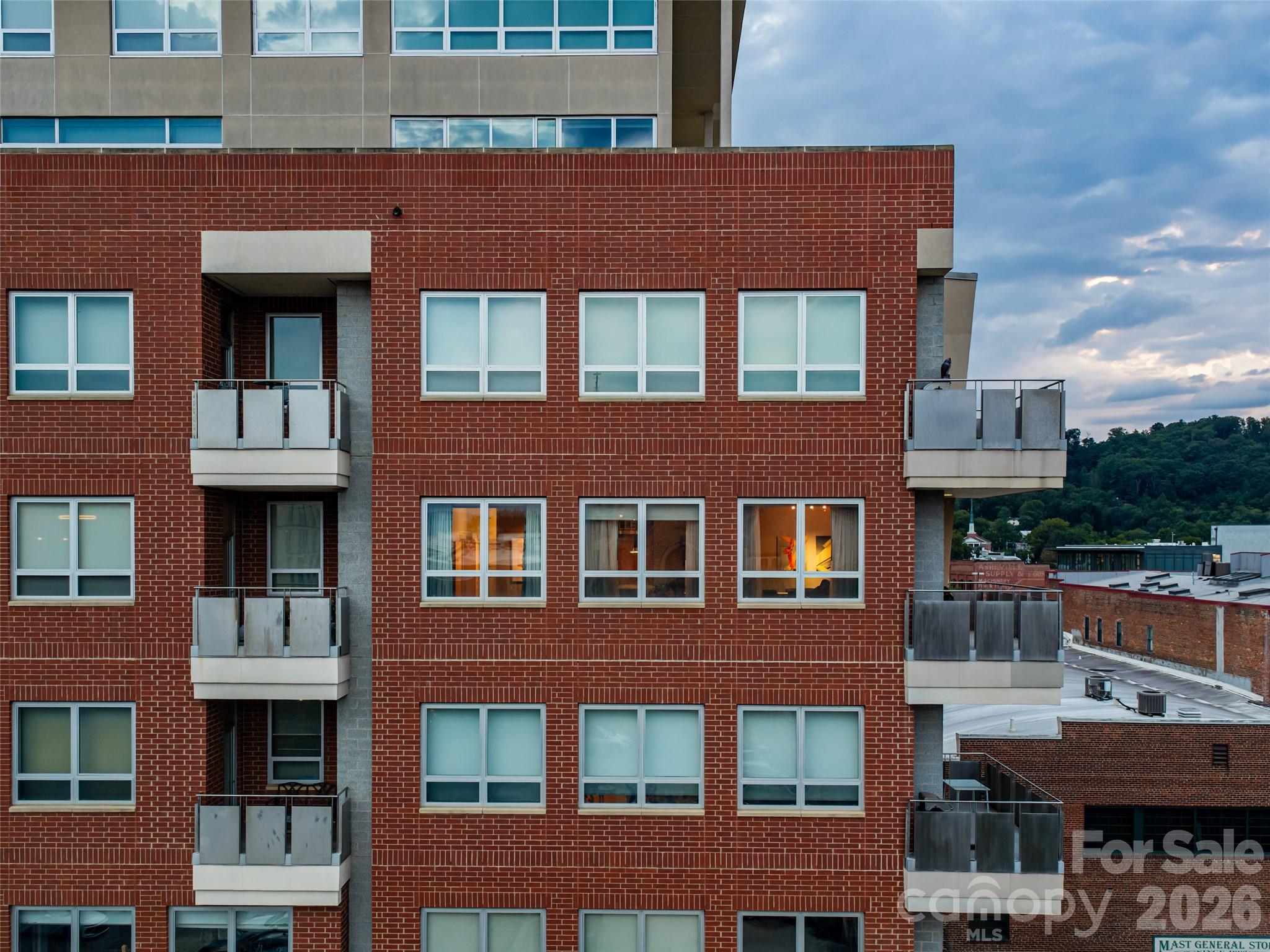12 S Lexington Avenue 407 Property Photo 36
