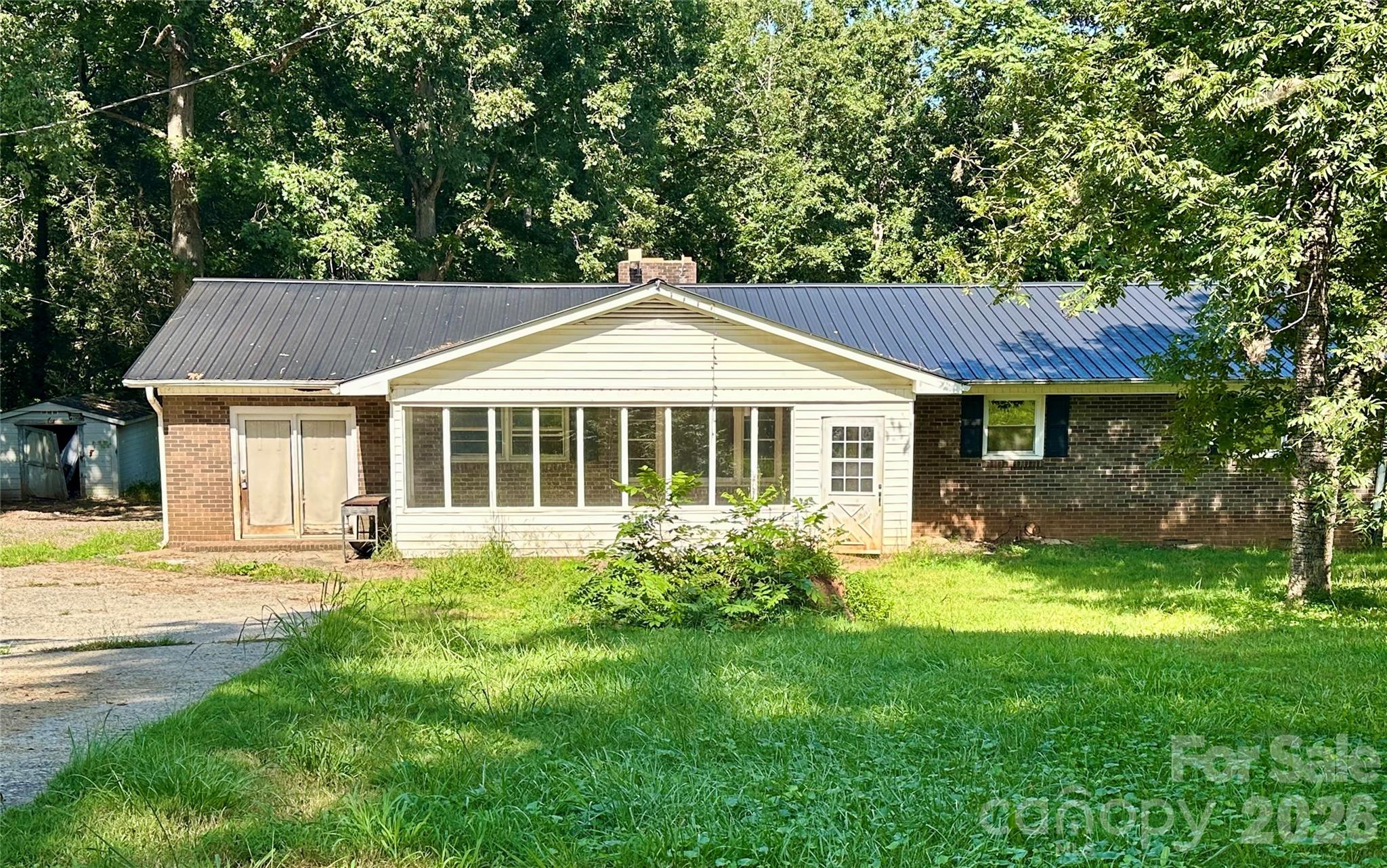 886 Pearidge Road Property Photo 1
