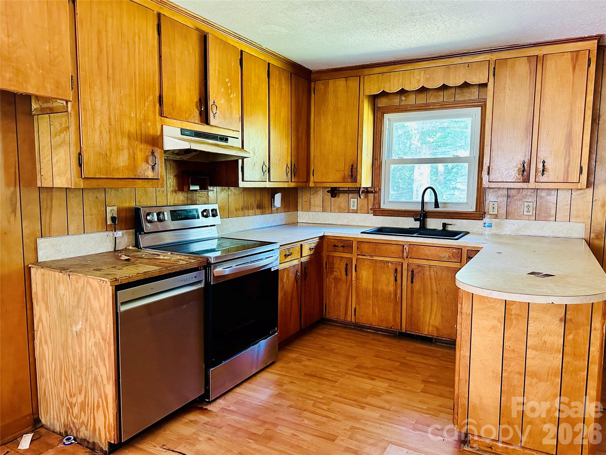 886 Pearidge Road Property Photo 2