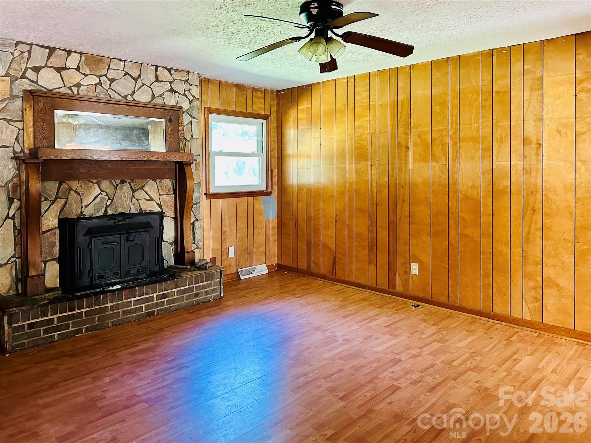 886 Pearidge Road Property Photo 3