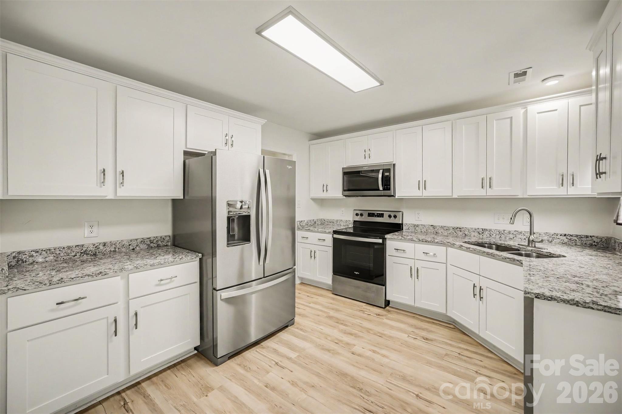 8500 Woodhill Manor Court Property Photo 6
