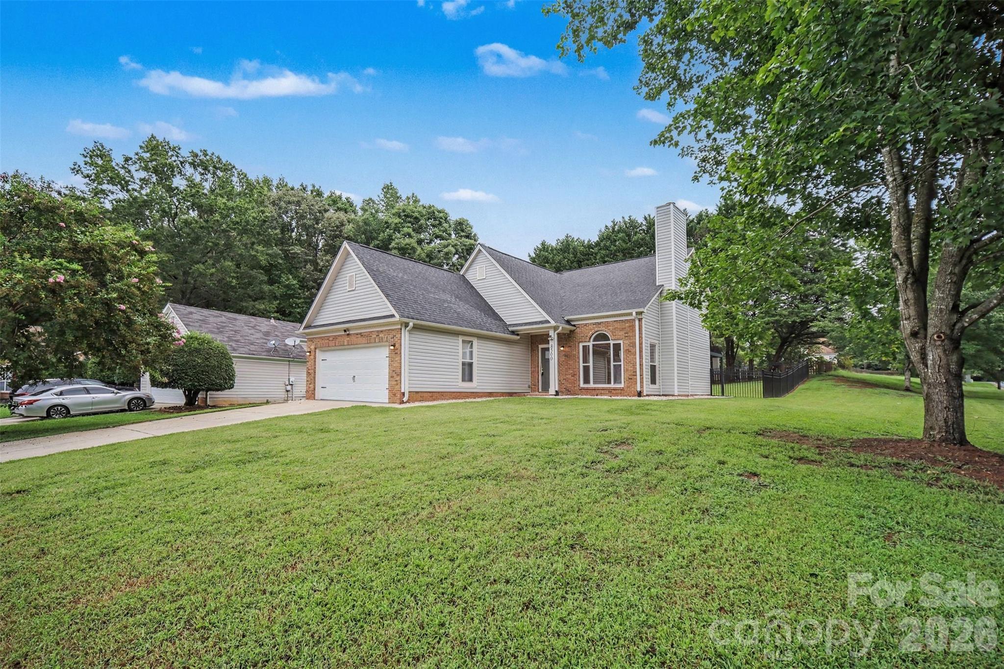 8500 Woodhill Manor Court Property Photo 18