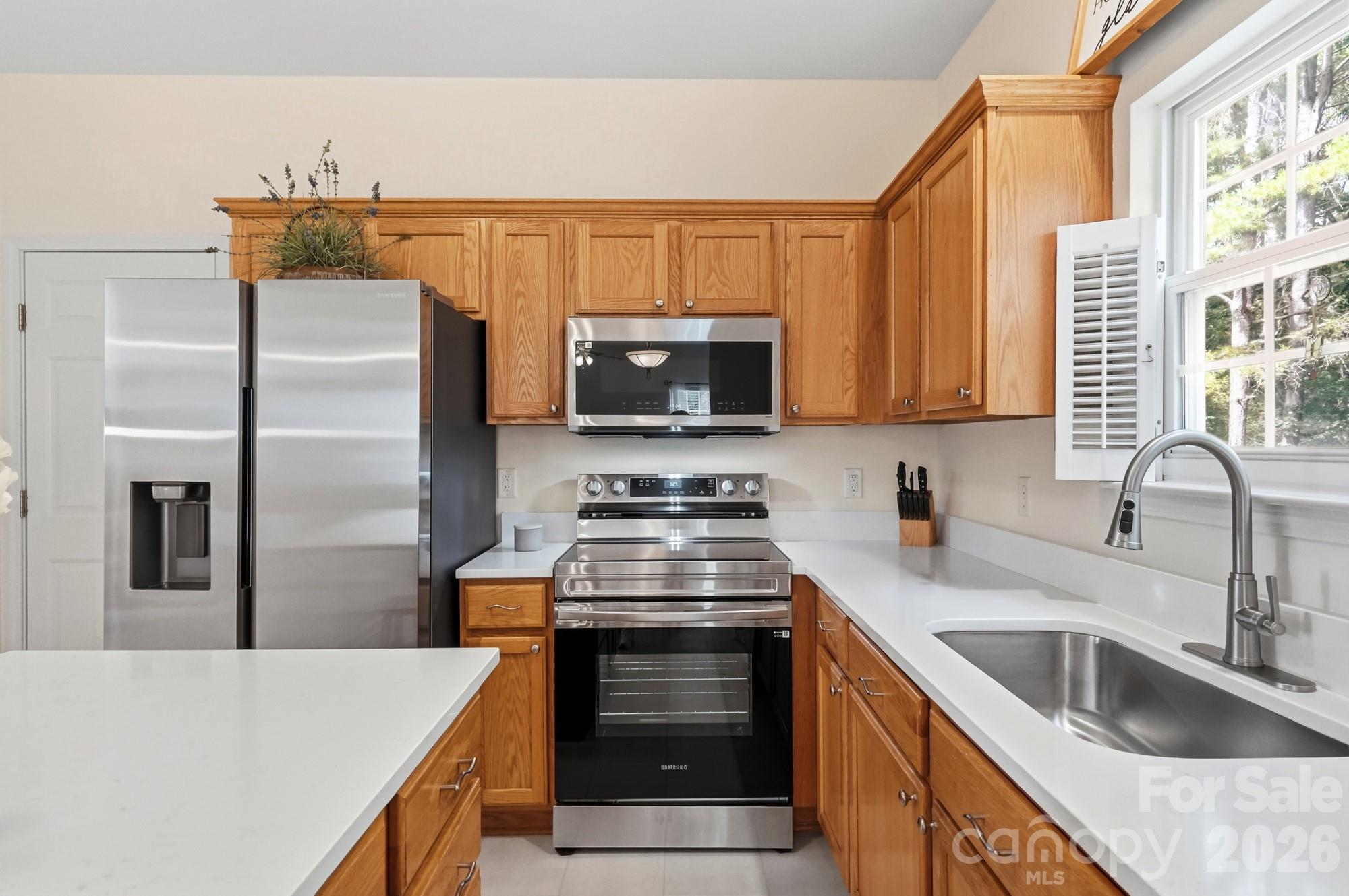 7202 Red Bush Court Property Photo 16