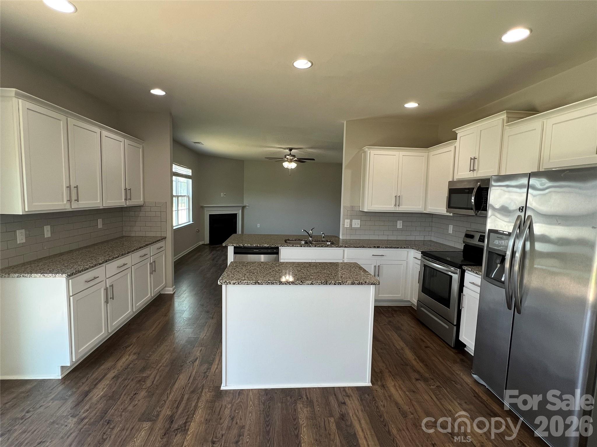 3228 Roan Street Property Photo 7