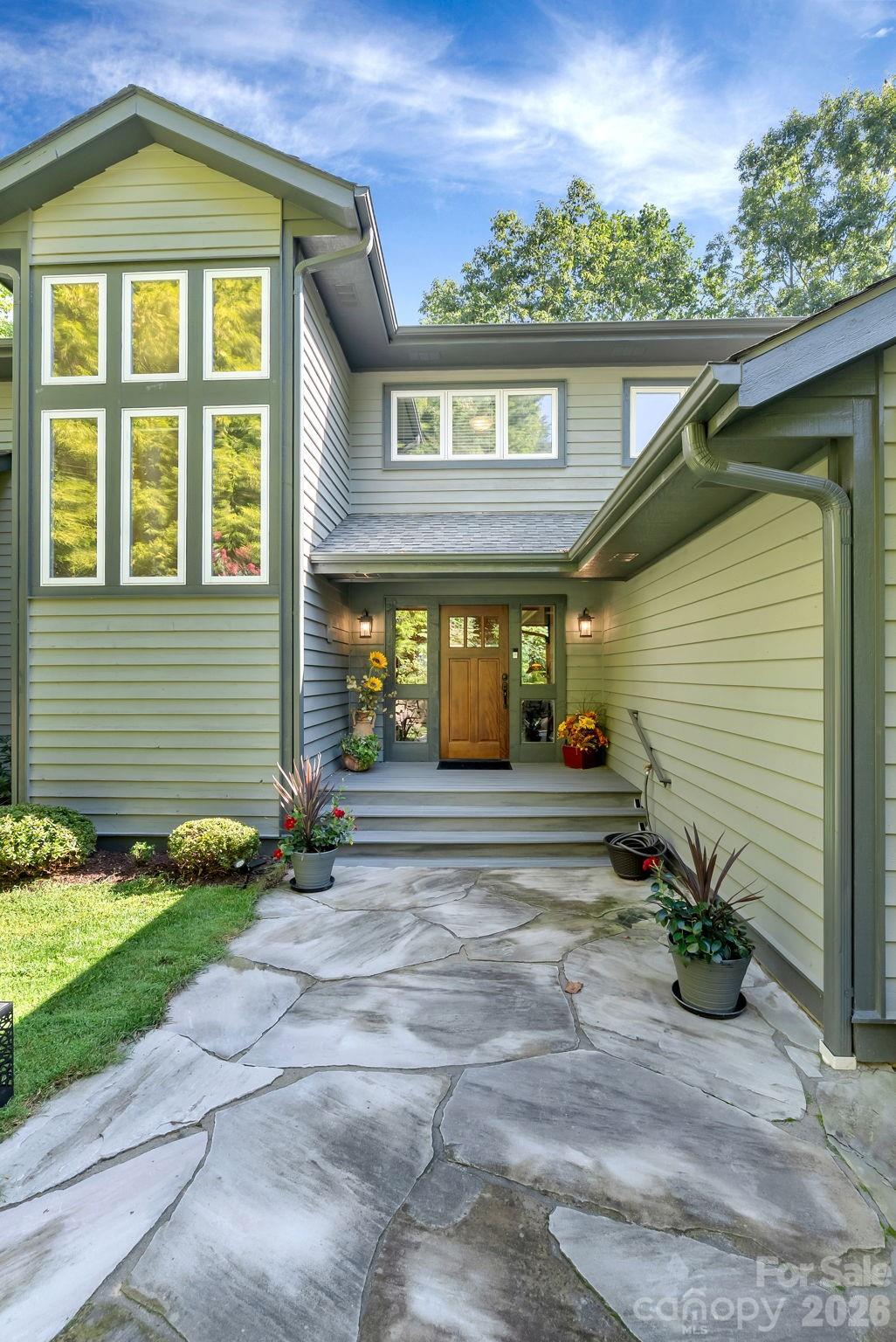 107 Spruce Lane Property Photo 3