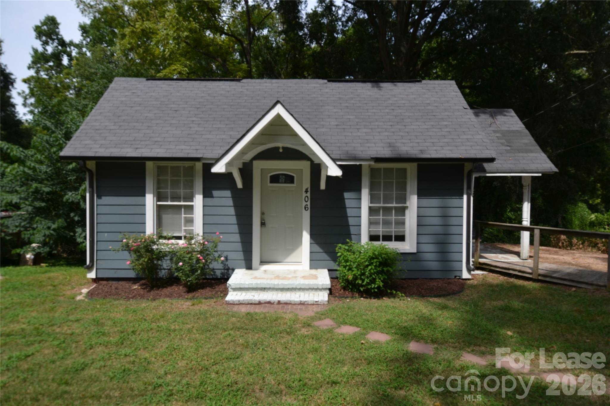406 W 9th Street Property Photo 1