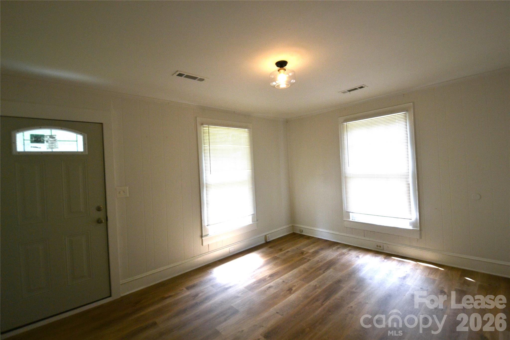 406 W 9th Street Property Photo 2