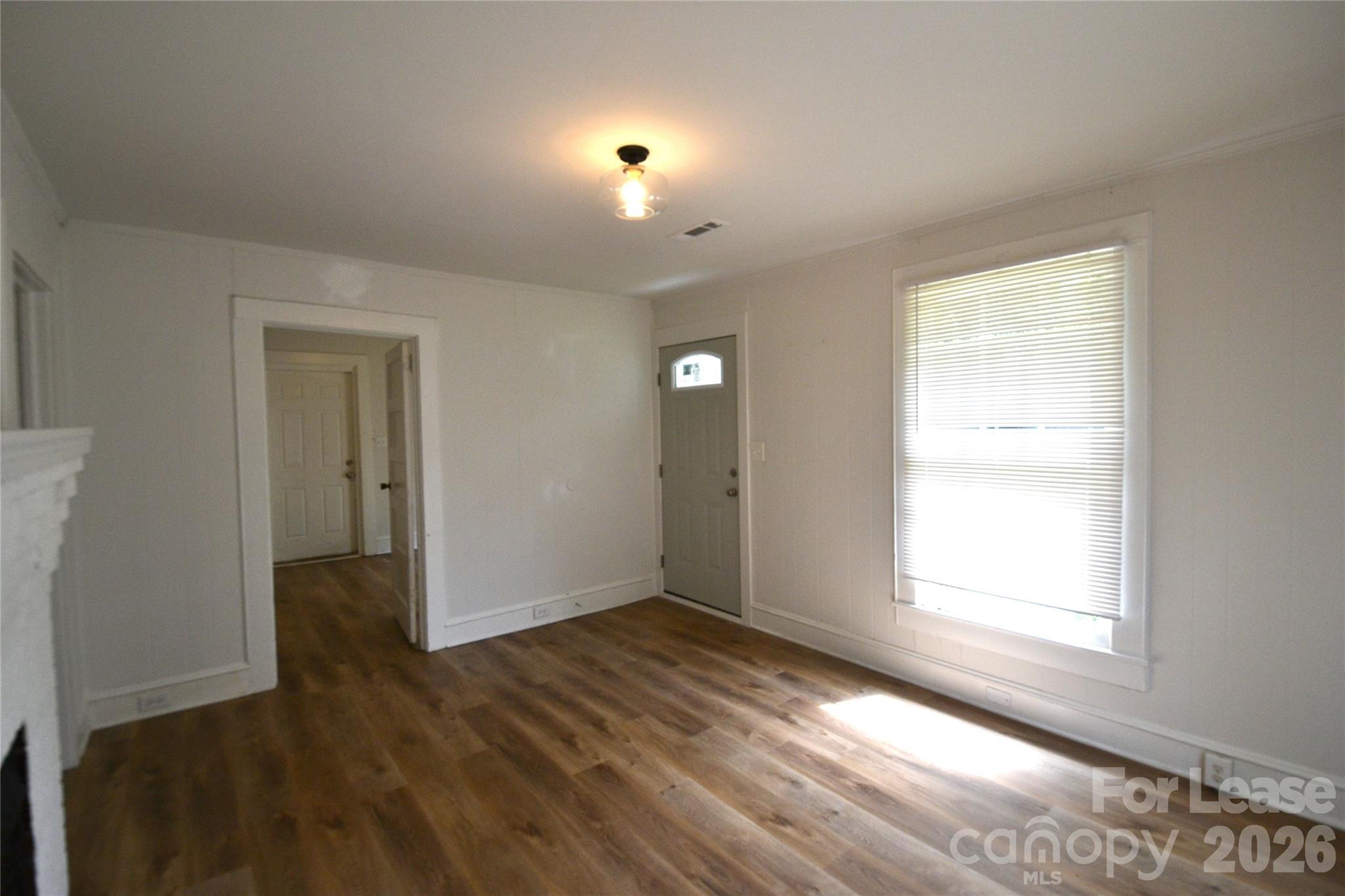 406 W 9th Street Property Photo 5