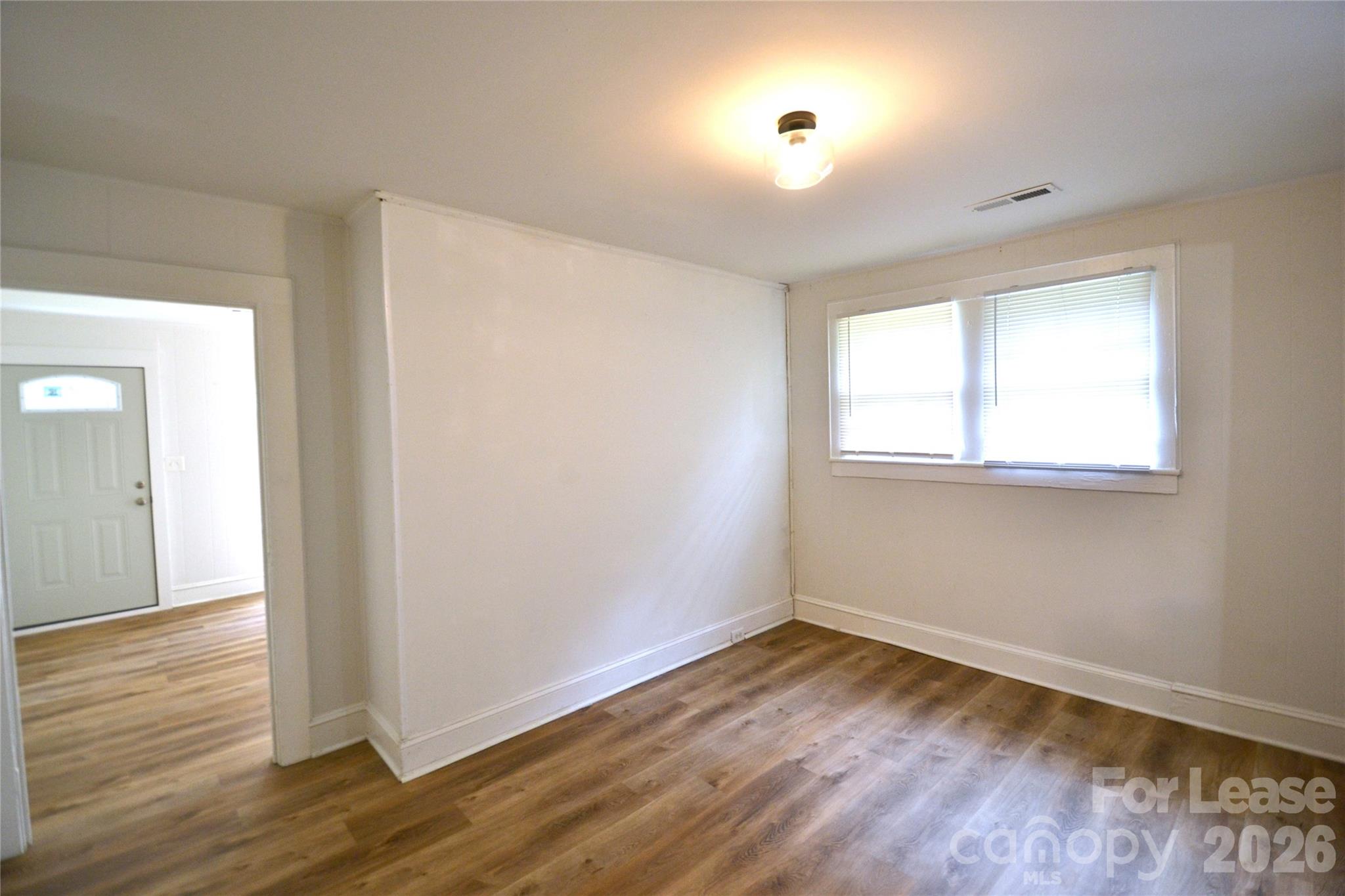 406 W 9th Street Property Photo 7