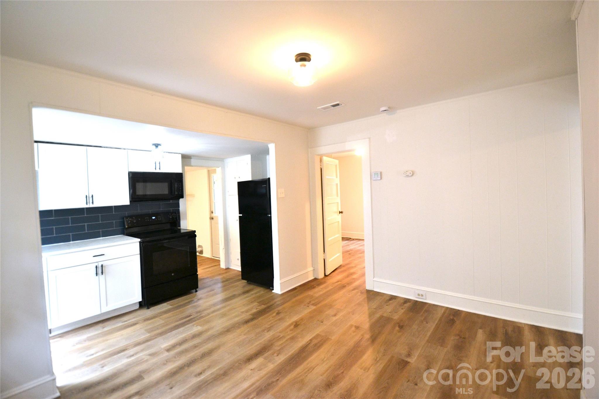 406 W 9th Street Property Photo 9