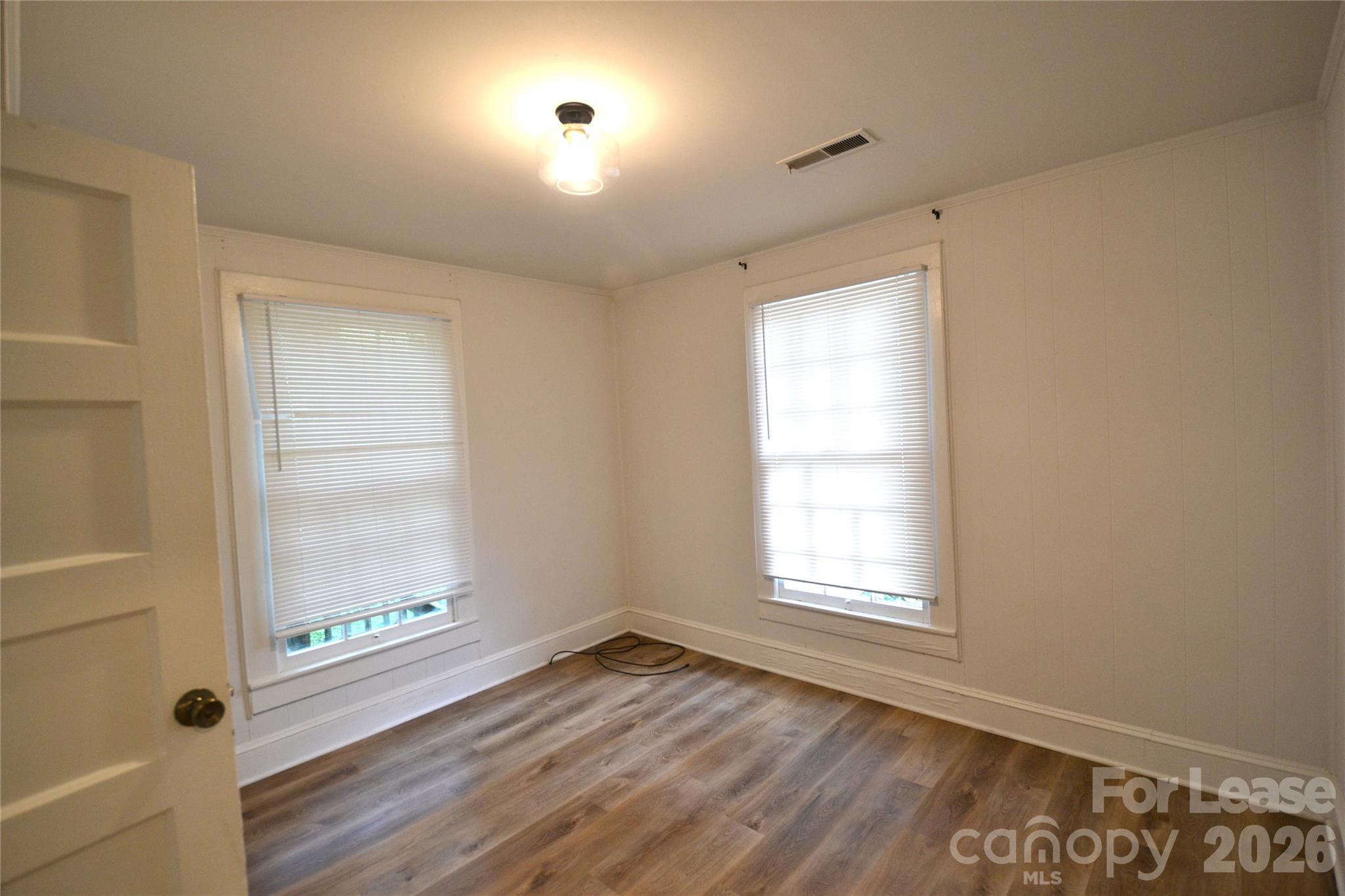 406 W 9th Street Property Photo 14