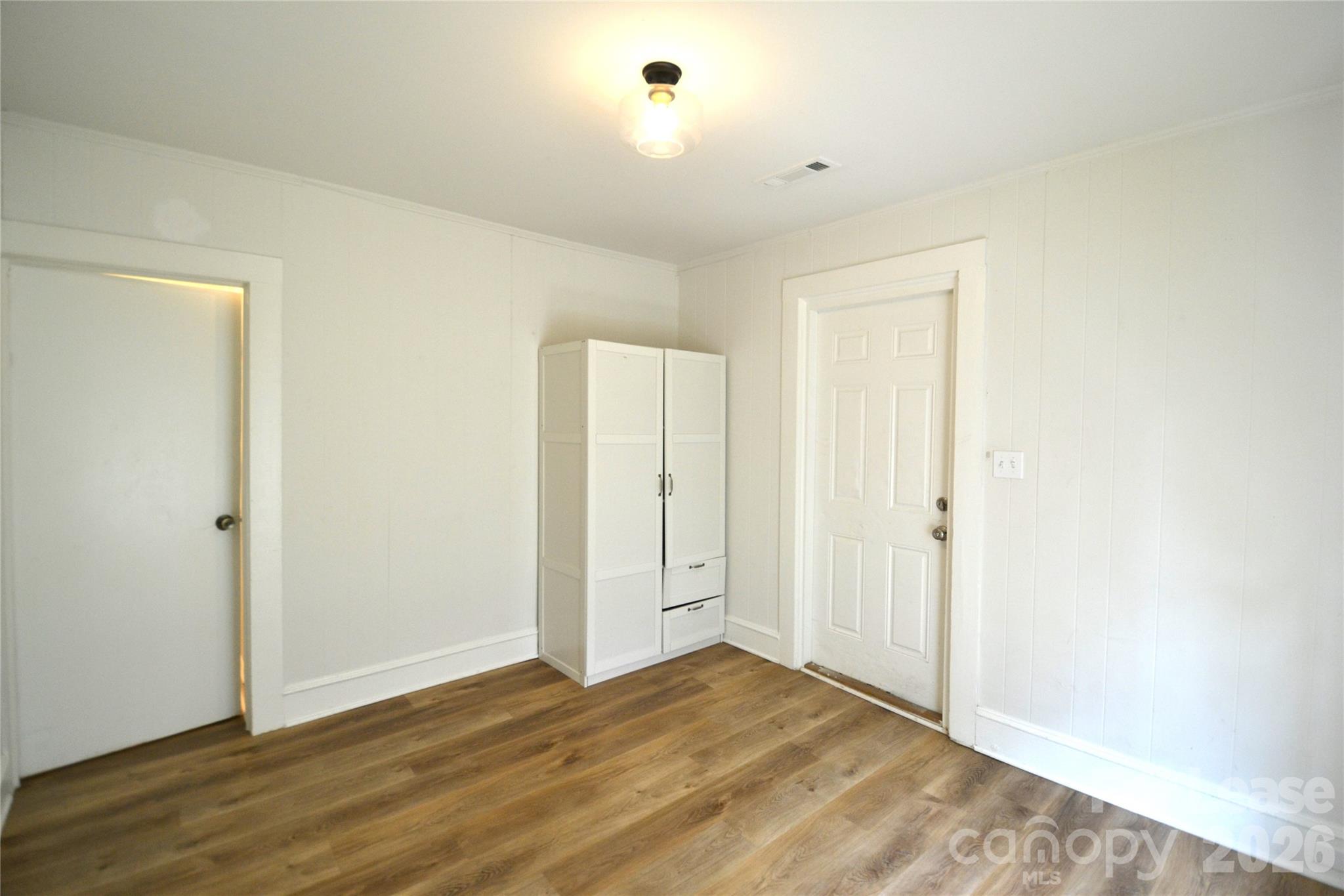 406 W 9th Street Property Photo 21