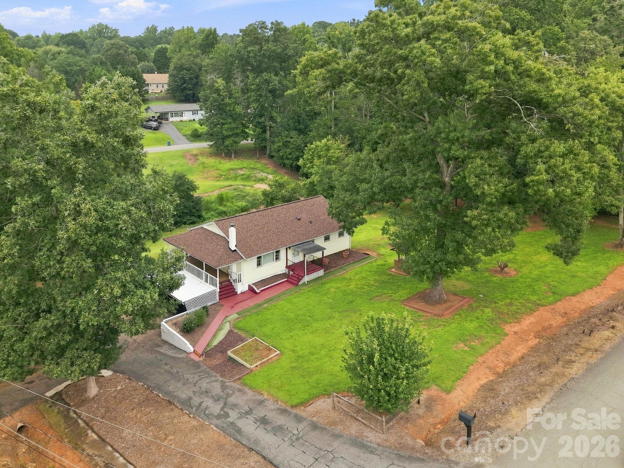 1714 Lazenby Street Property Photo 4