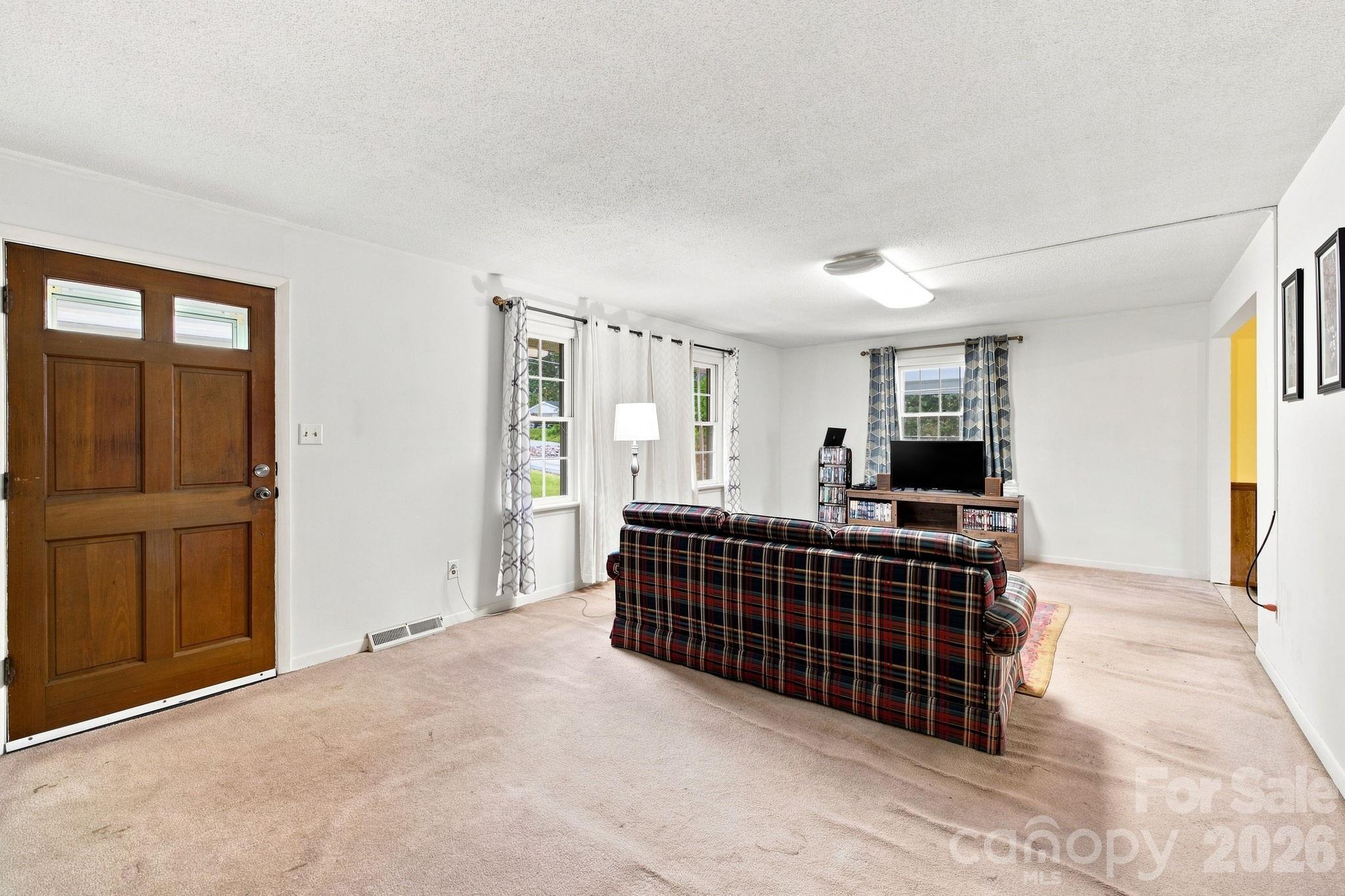 1714 Lazenby Street Property Photo 5