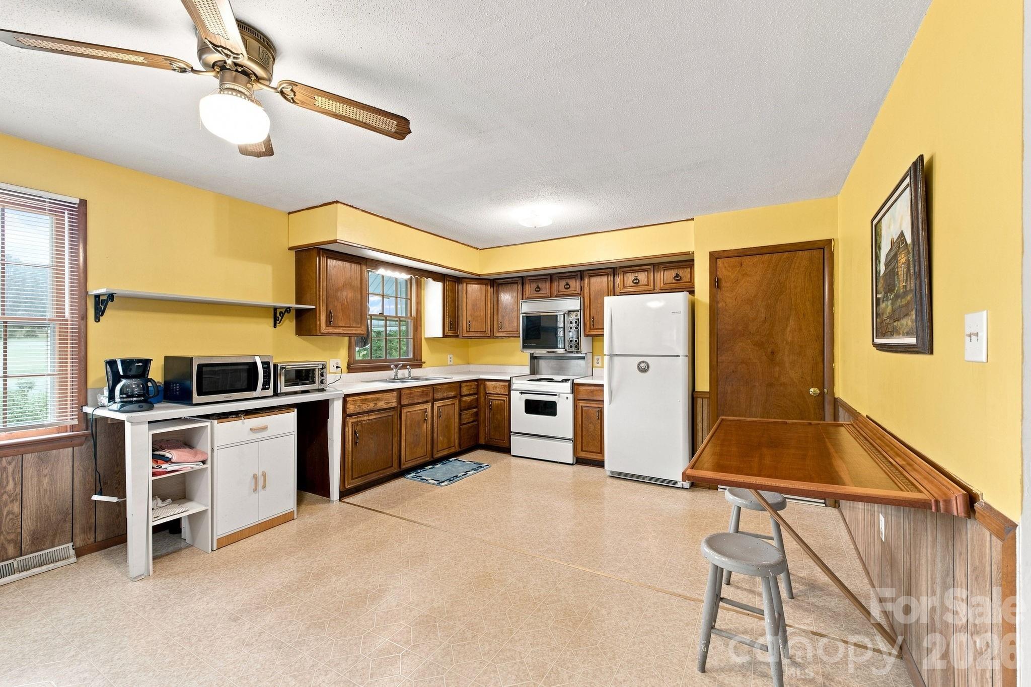 1714 Lazenby Street Property Photo 9