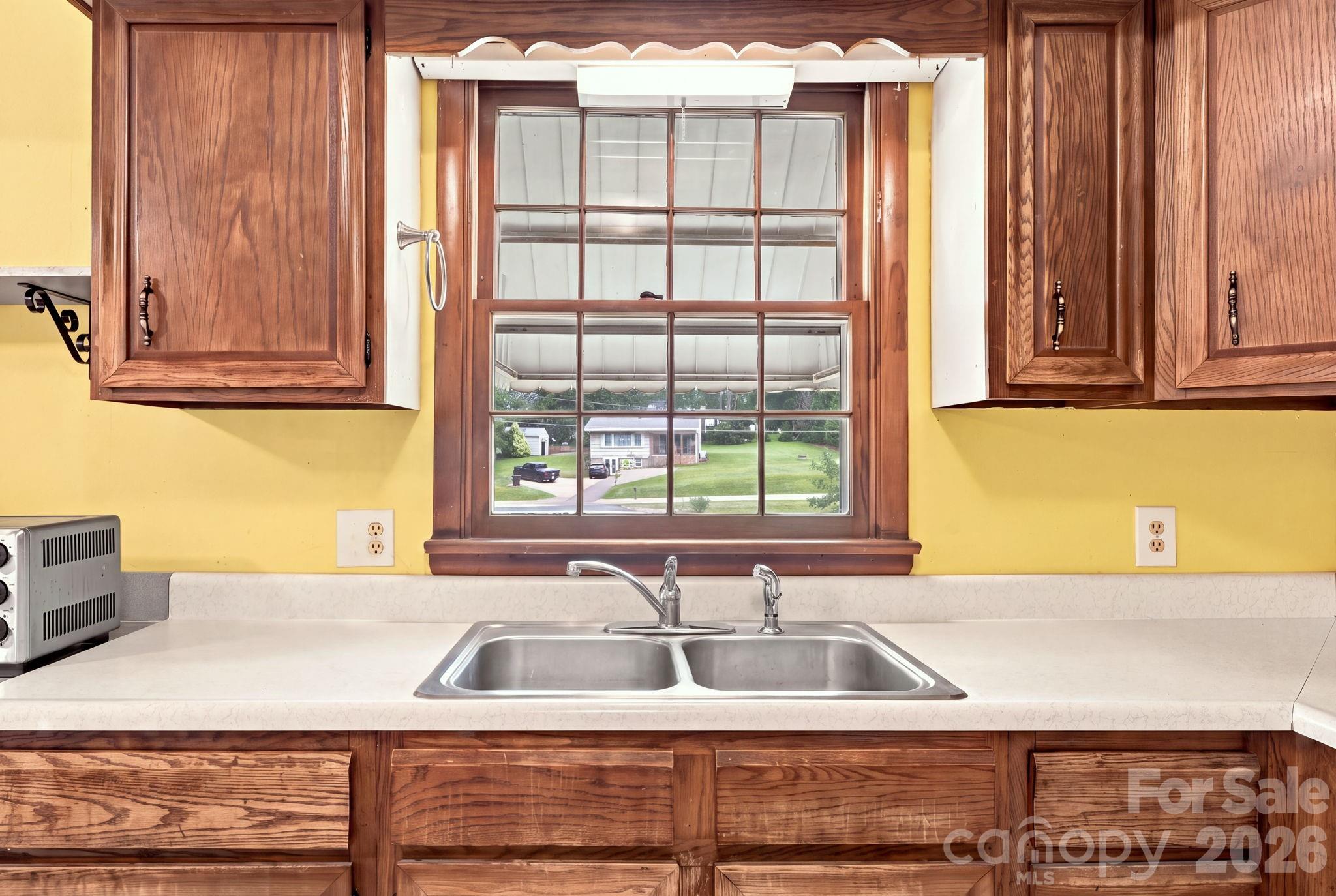 1714 Lazenby Street Property Photo 13