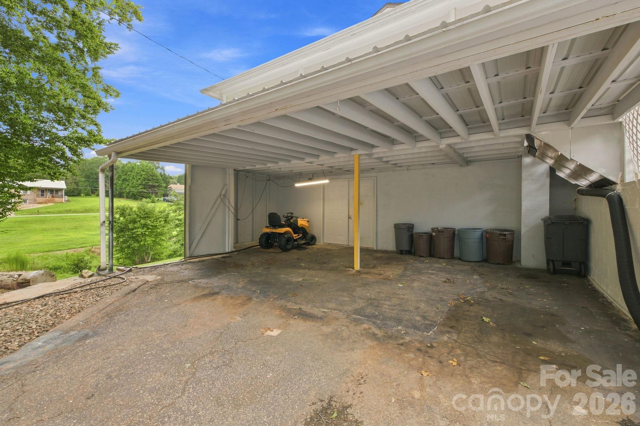 1714 Lazenby Street Property Photo 28