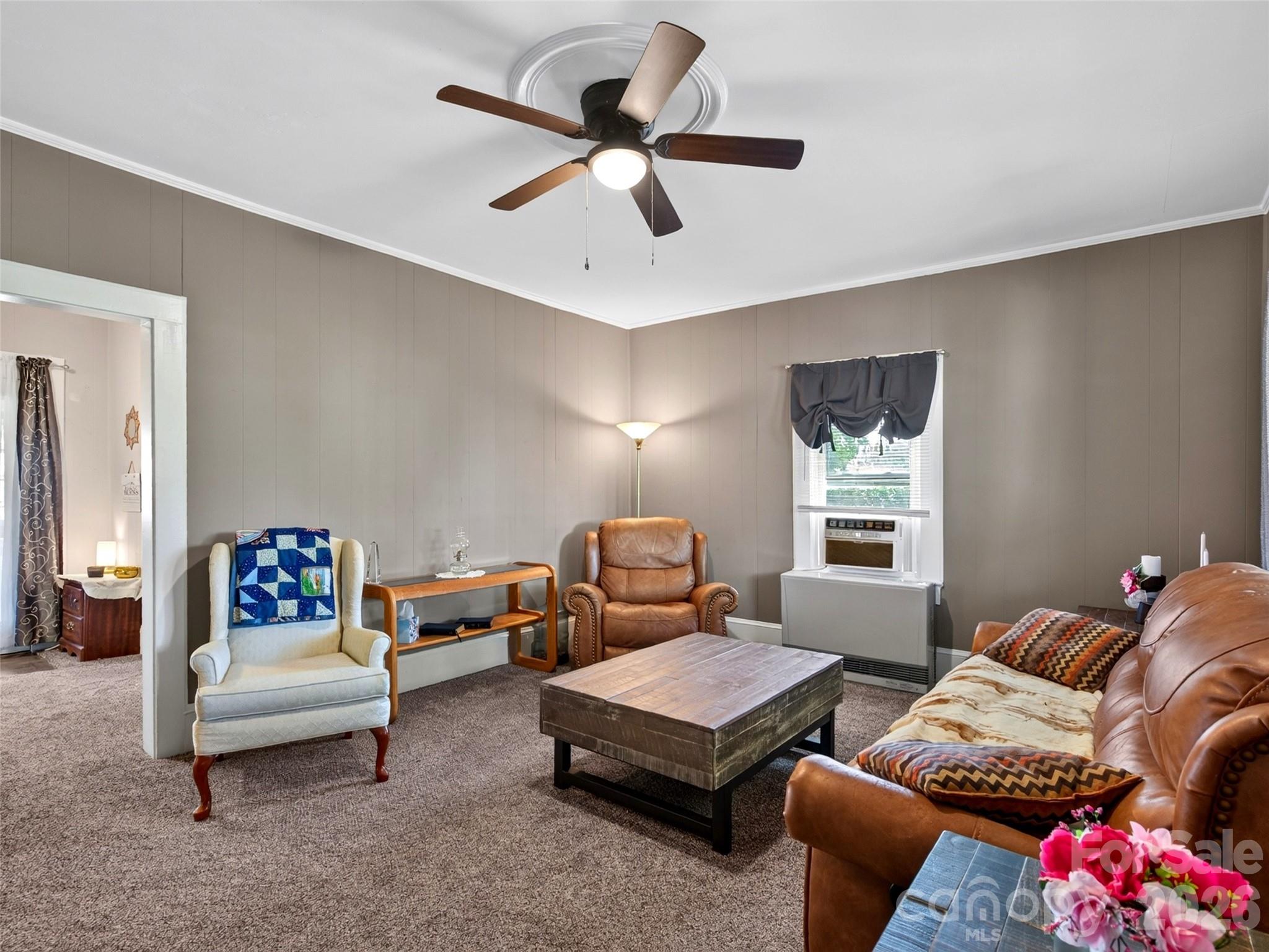110 E Price Street Property Photo 14