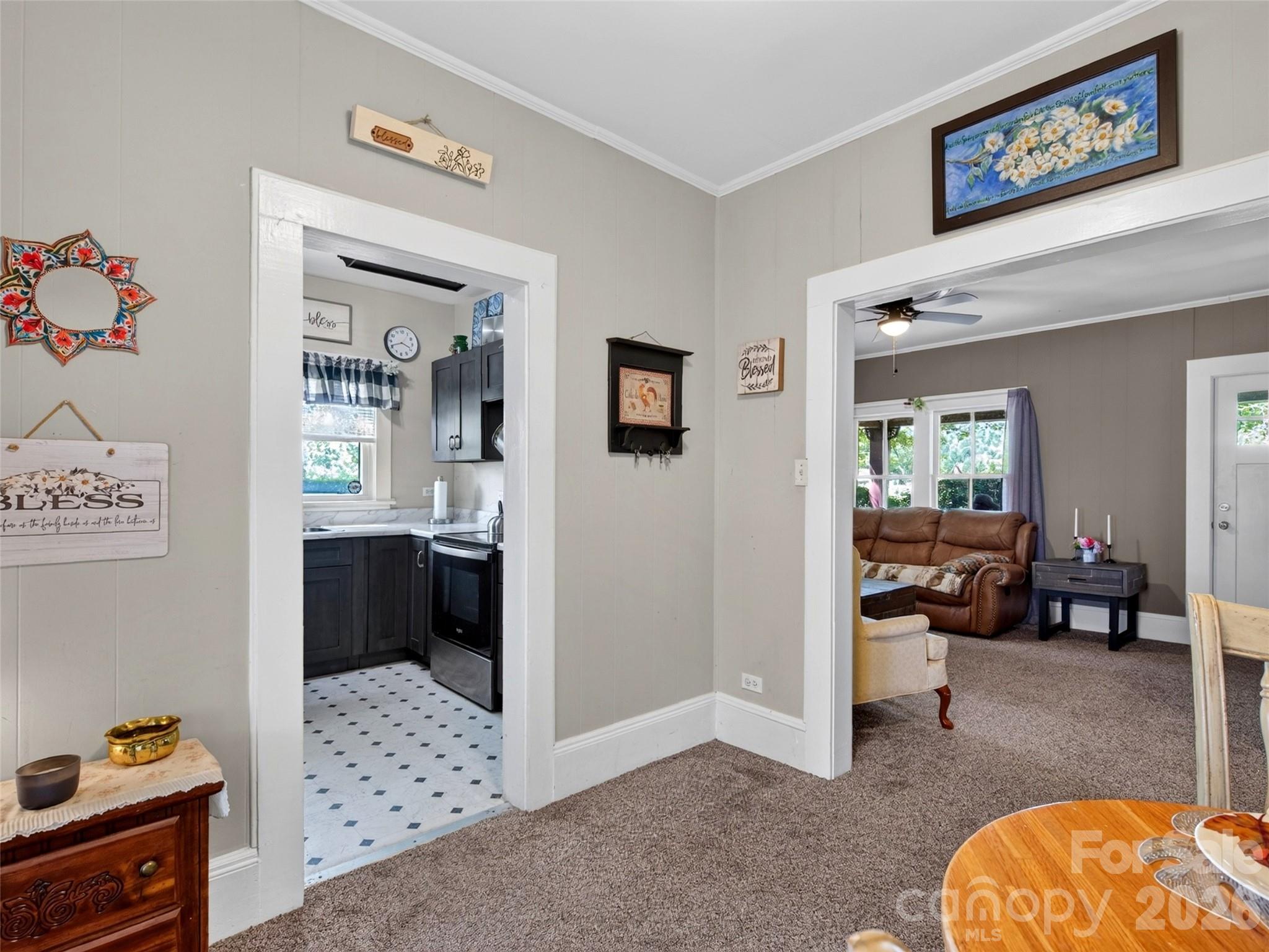 110 E Price Street Property Photo 16