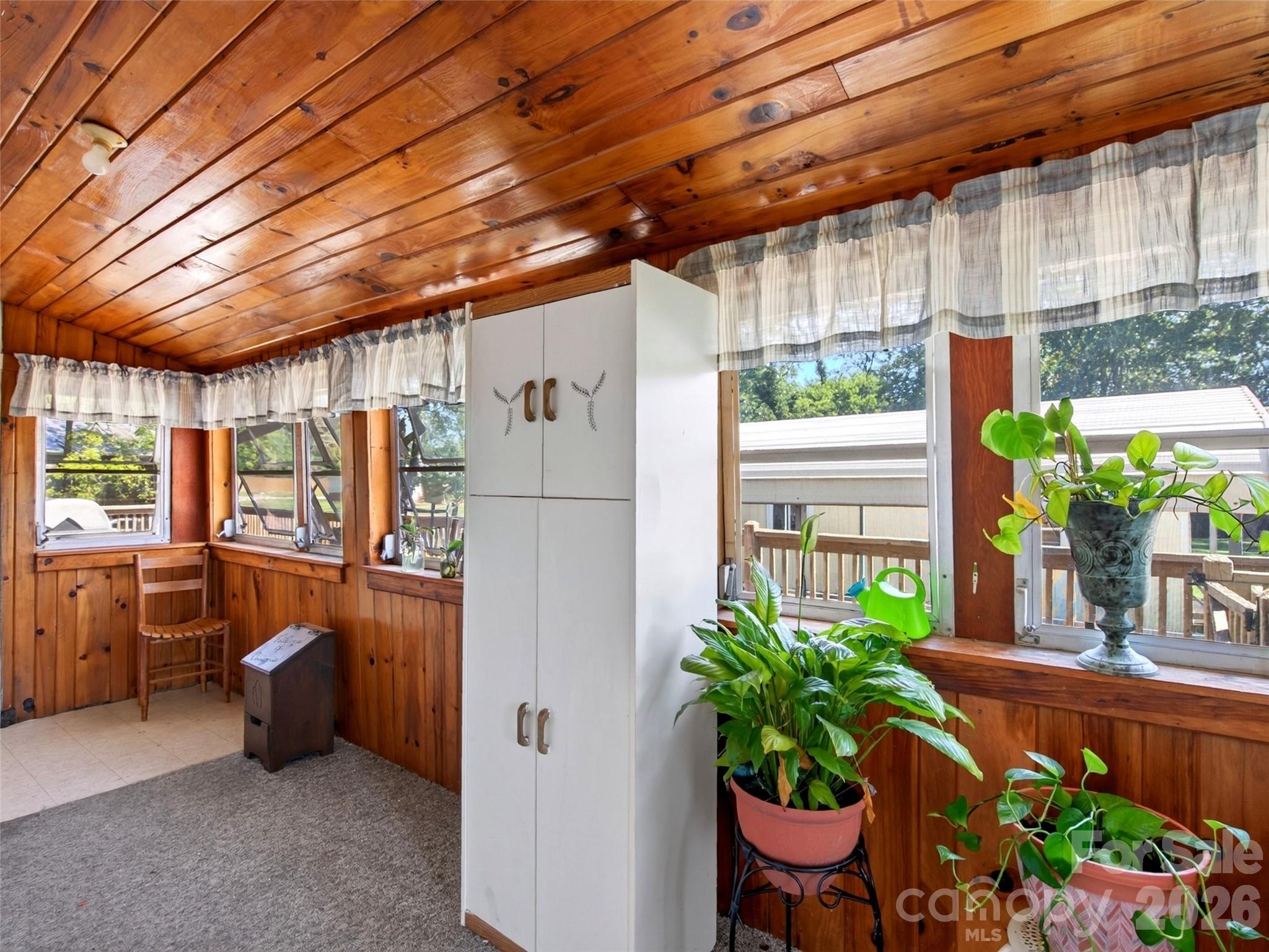 110 E Price Street Property Photo 18