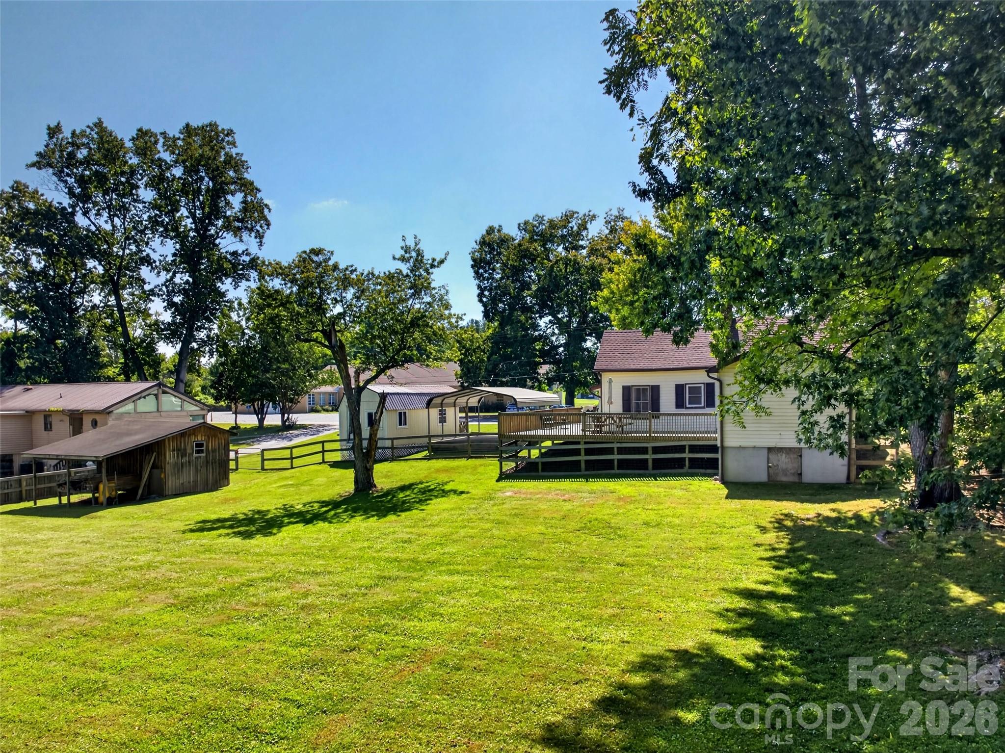 110 E Price Street Property Photo 27