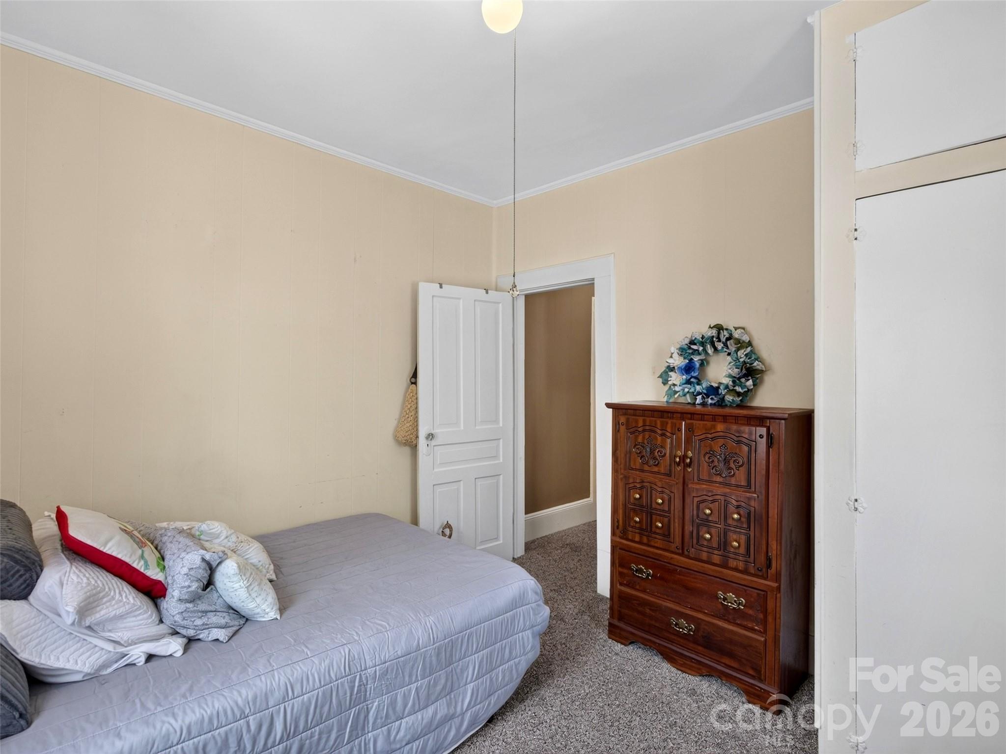 110 E Price Street Property Photo 28