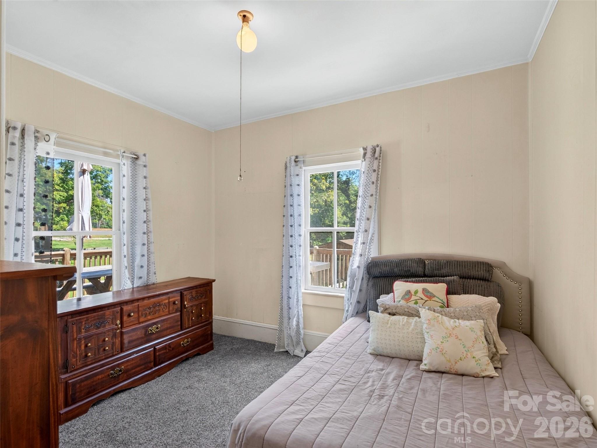 110 E Price Street Property Photo 29
