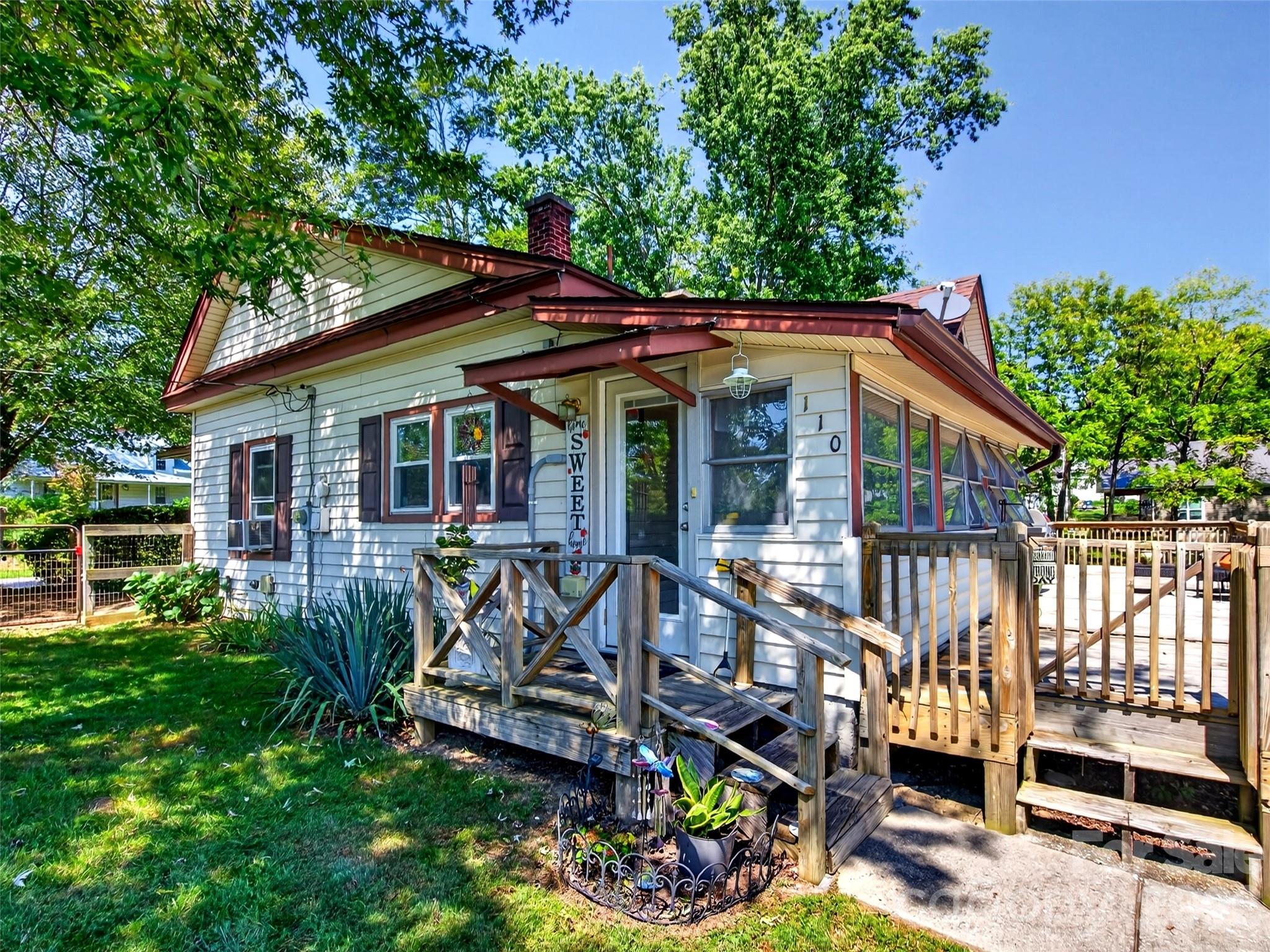 110 E Price Street Property Photo 39