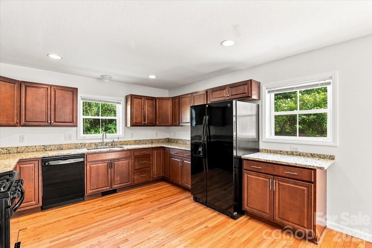 2 Elkmont Place Property Photo 8