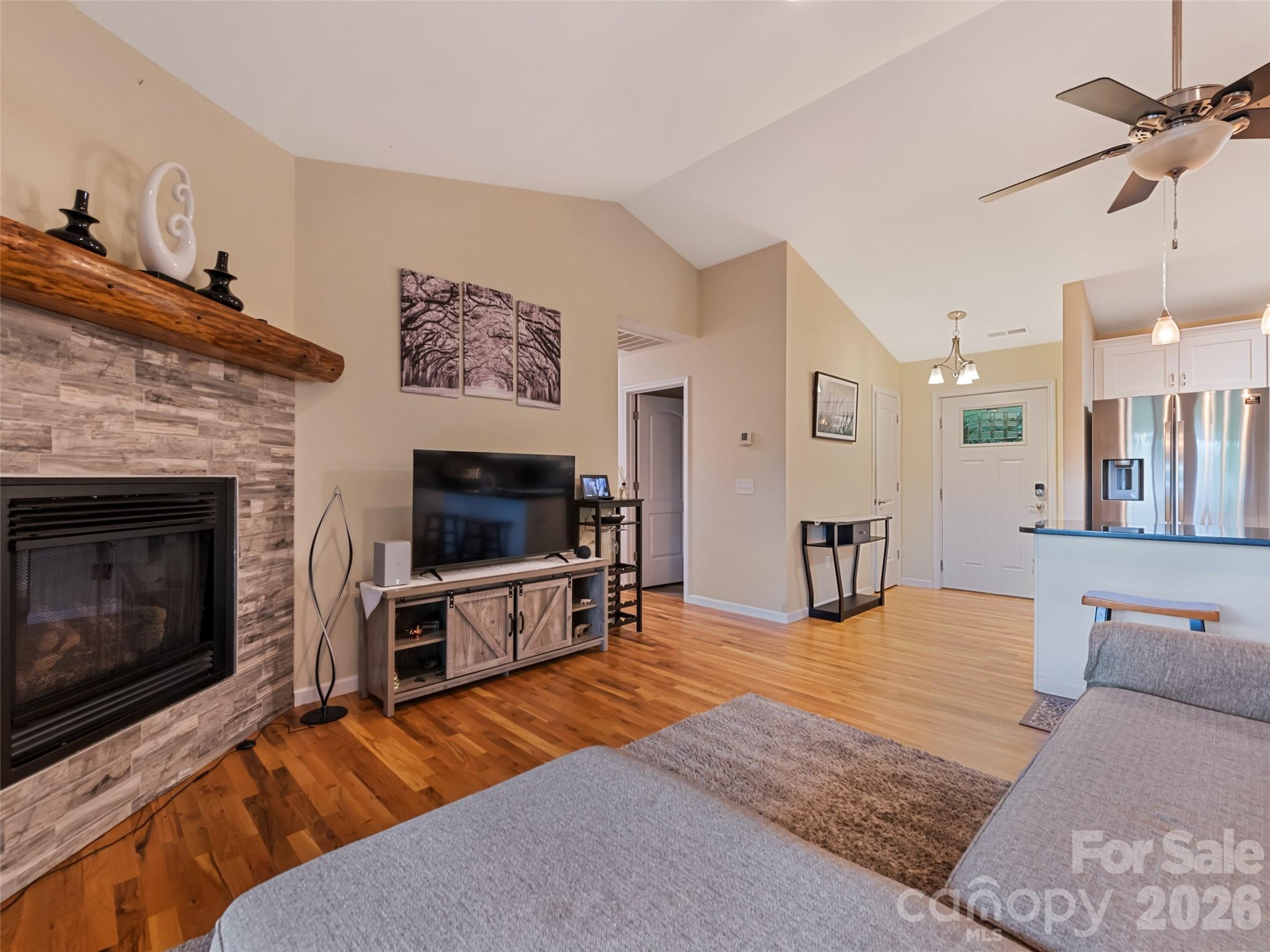 404 Loop Road Property Photo 6