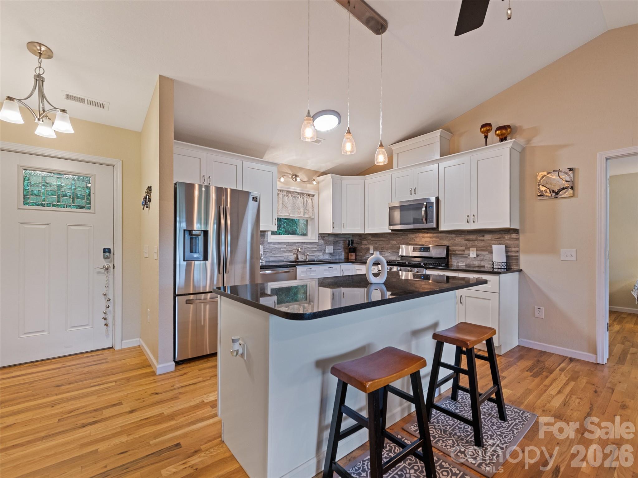 404 Loop Road Property Photo 8