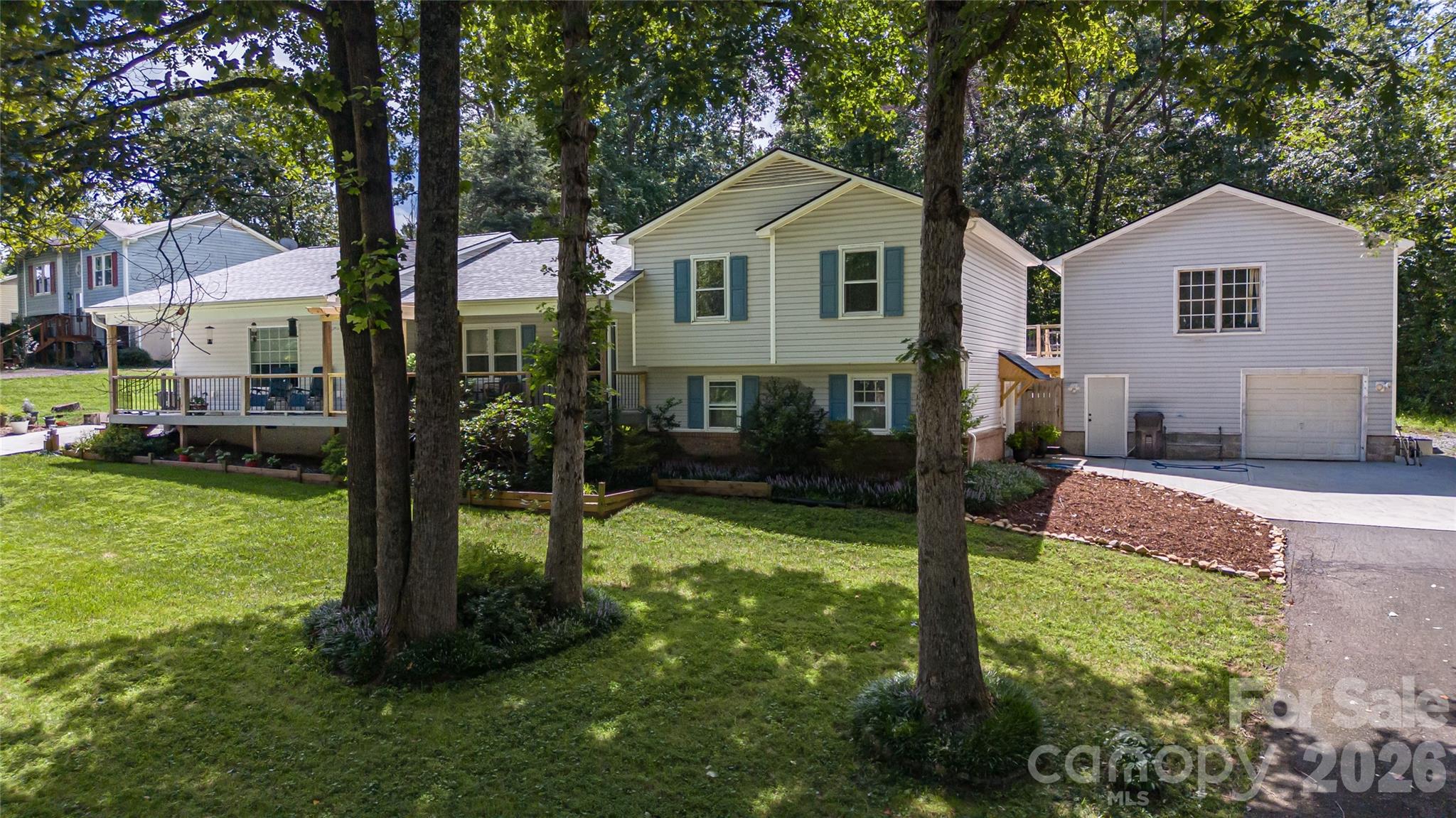 100 Woodlea Drive Property Photo 1