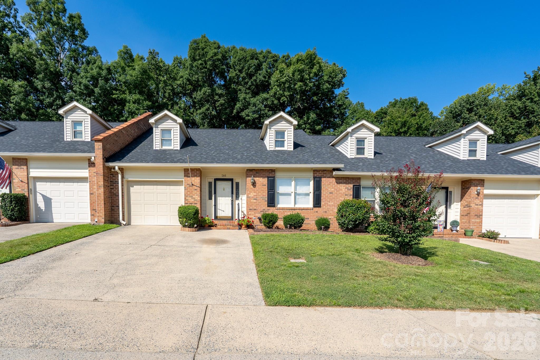 566 Camrose Circle Property Photo 1