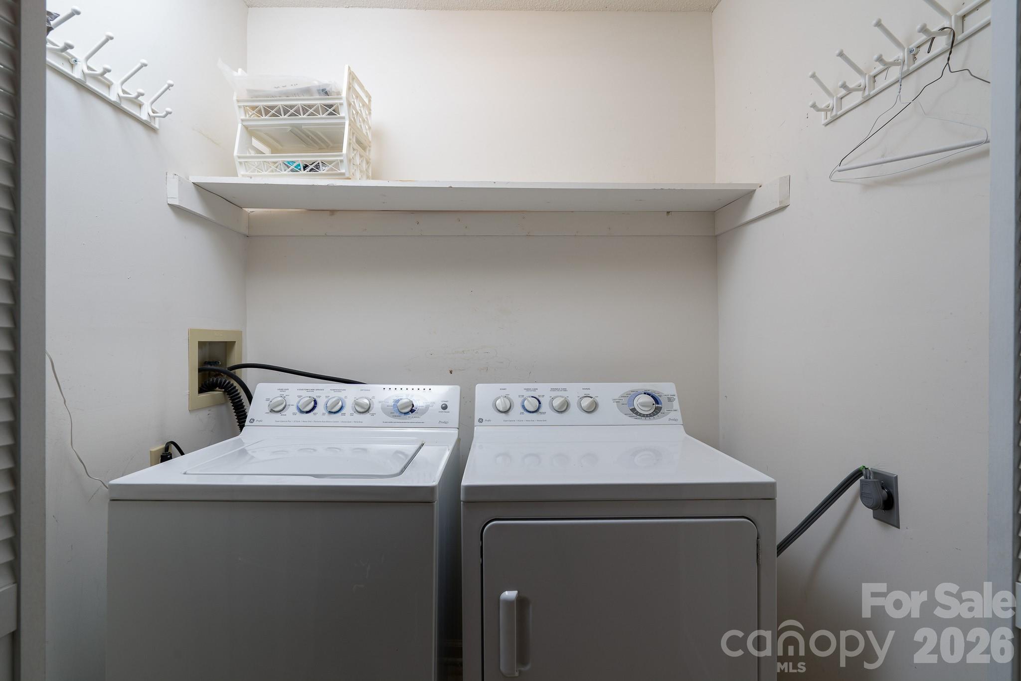 566 Camrose Circle Property Photo 11