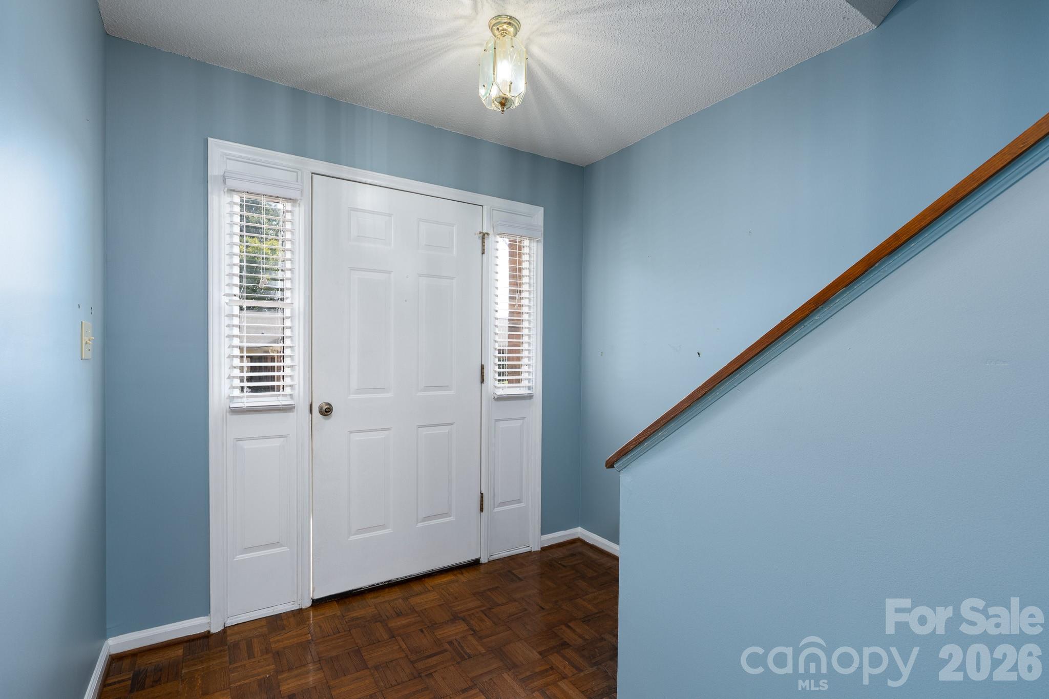 566 Camrose Circle Property Photo 14