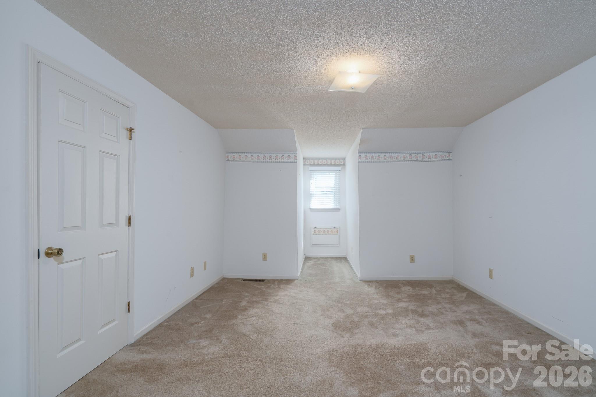 566 Camrose Circle Property Photo 16