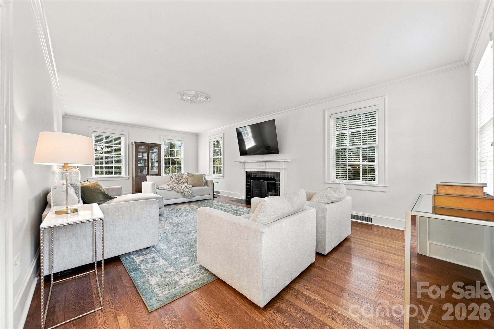 525 2nd Avenue Property Photo 8