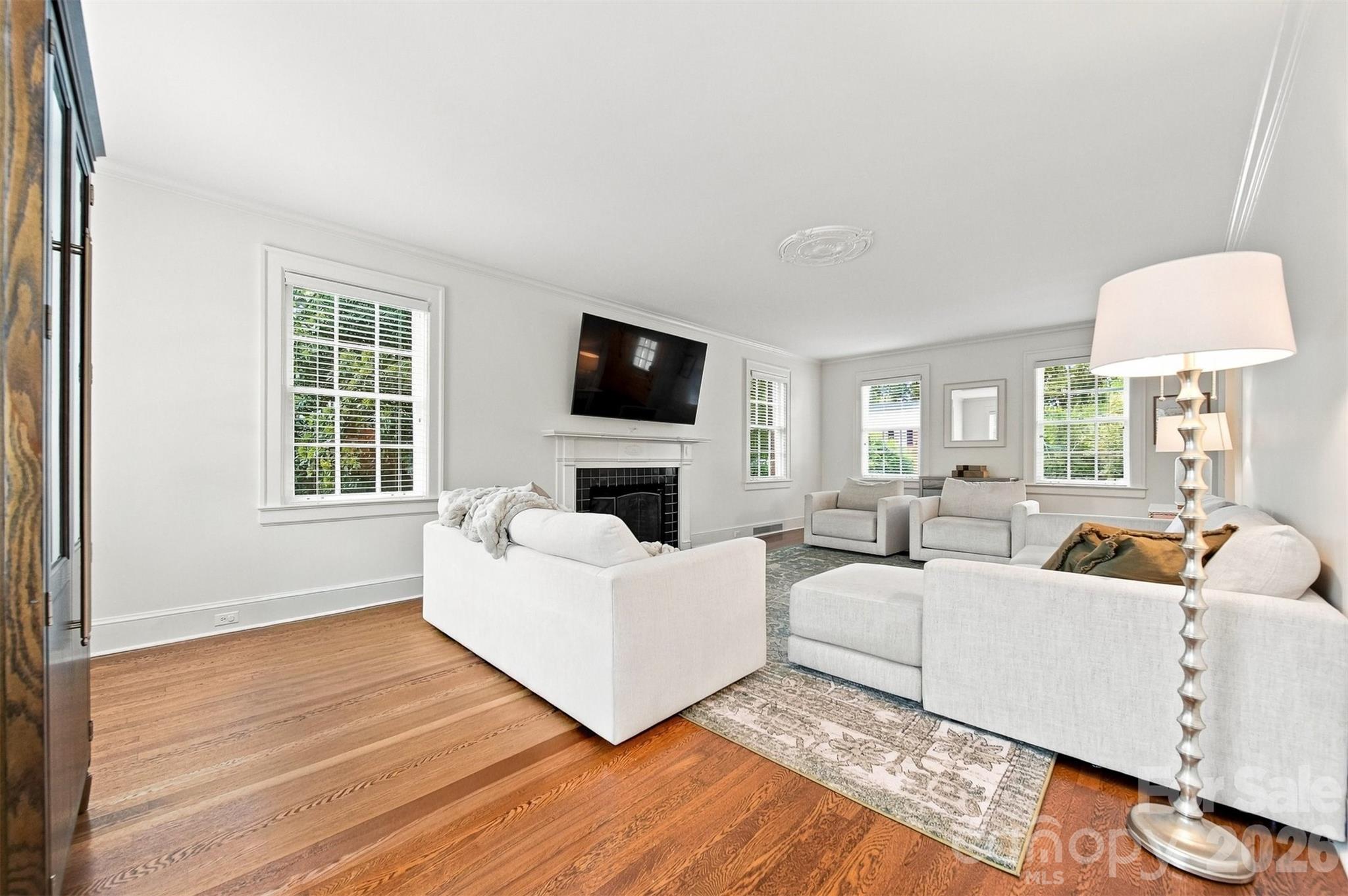 525 2nd Avenue Property Photo 11