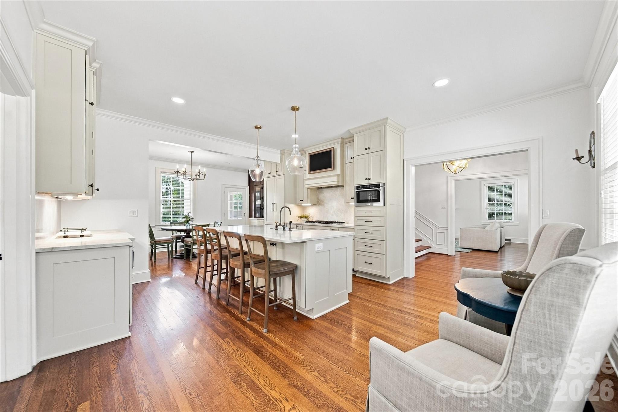 525 2nd Avenue Property Photo 12