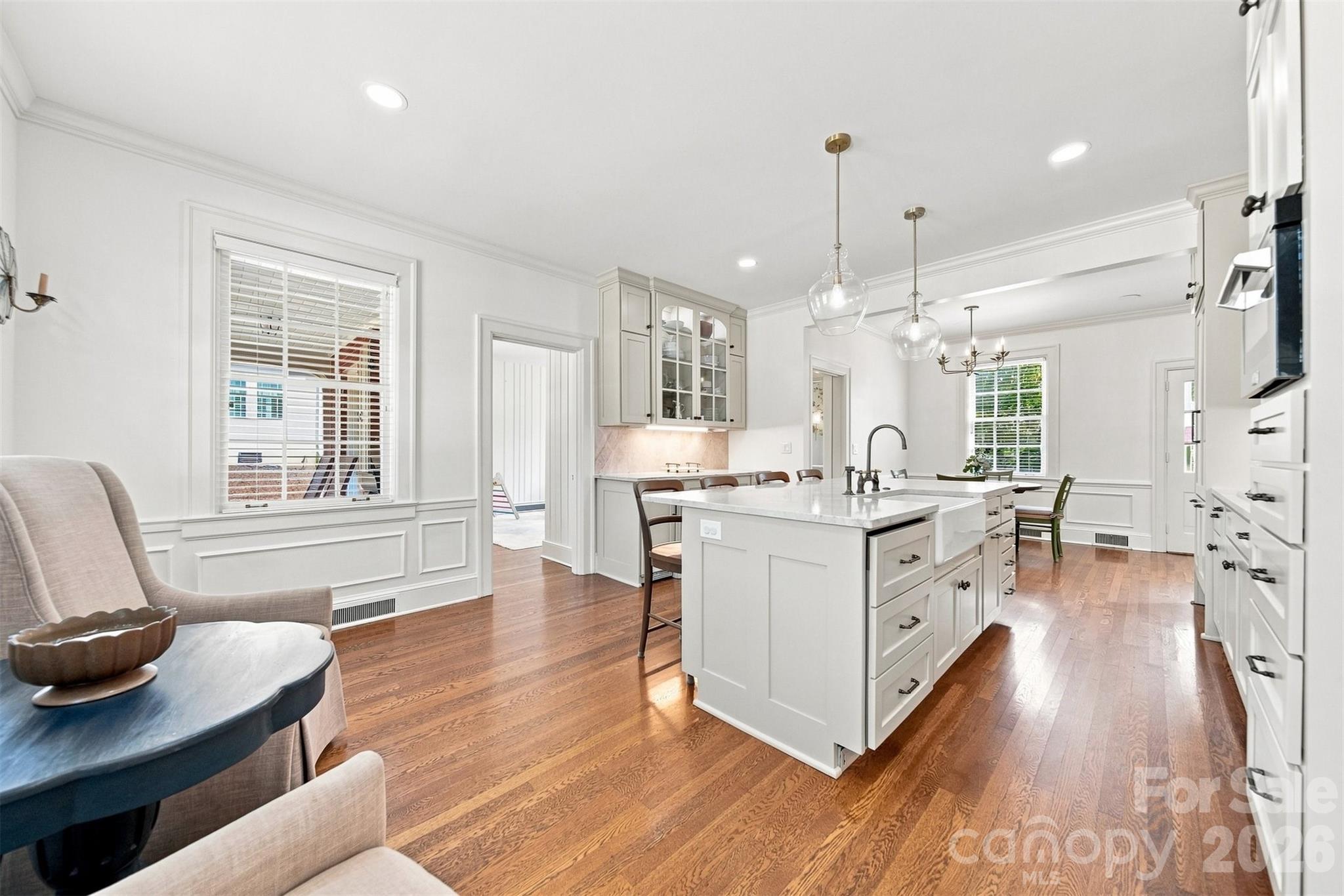 525 2nd Avenue Property Photo 13