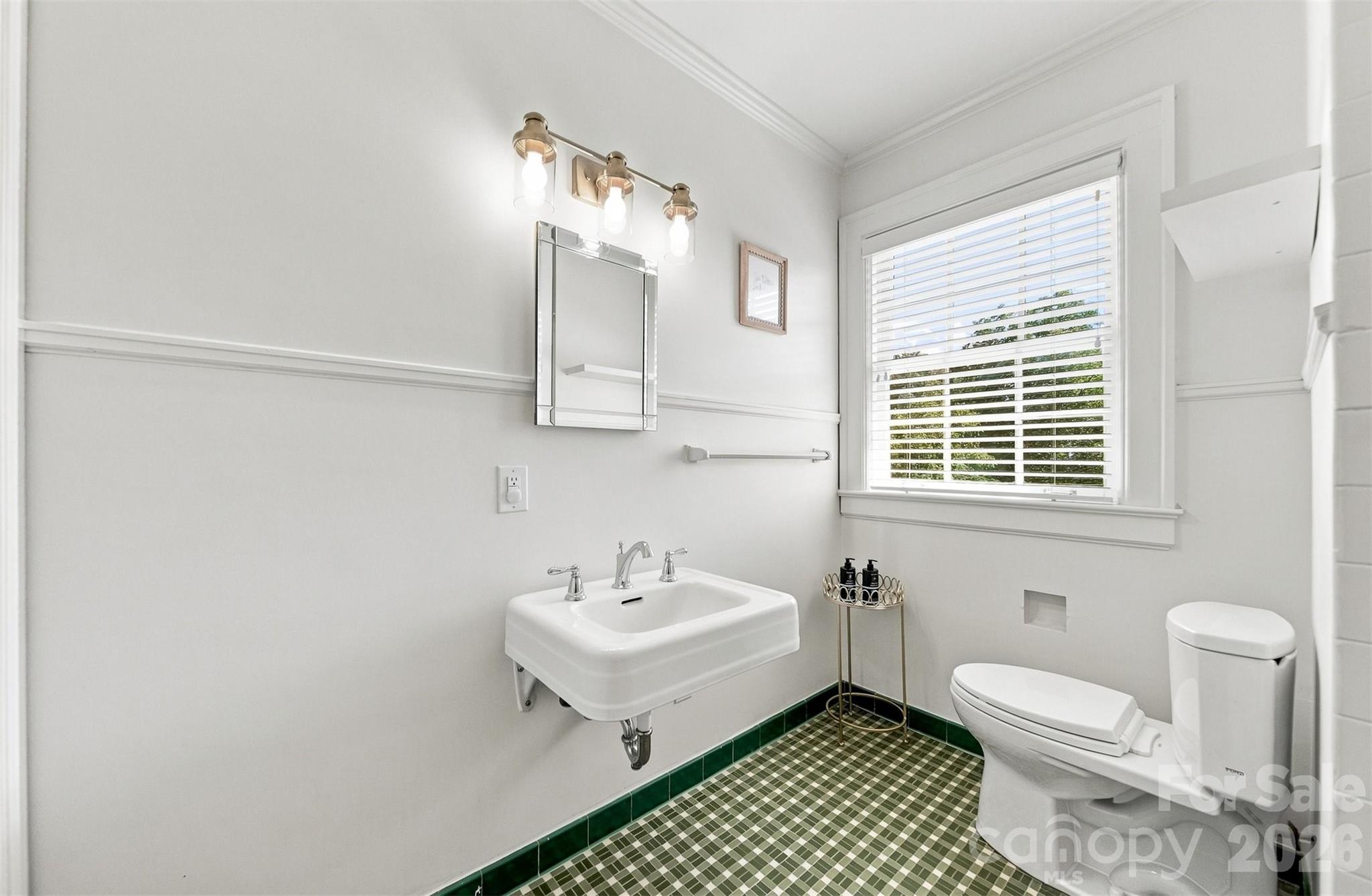 525 2nd Avenue Property Photo 31