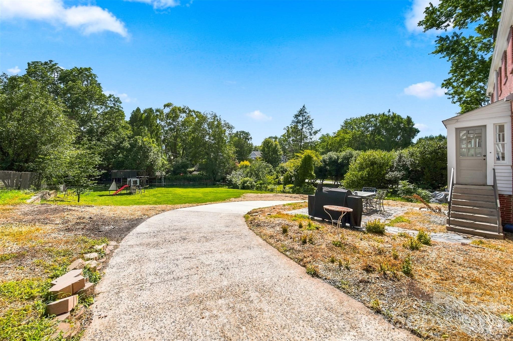 525 2nd Avenue Property Photo 39