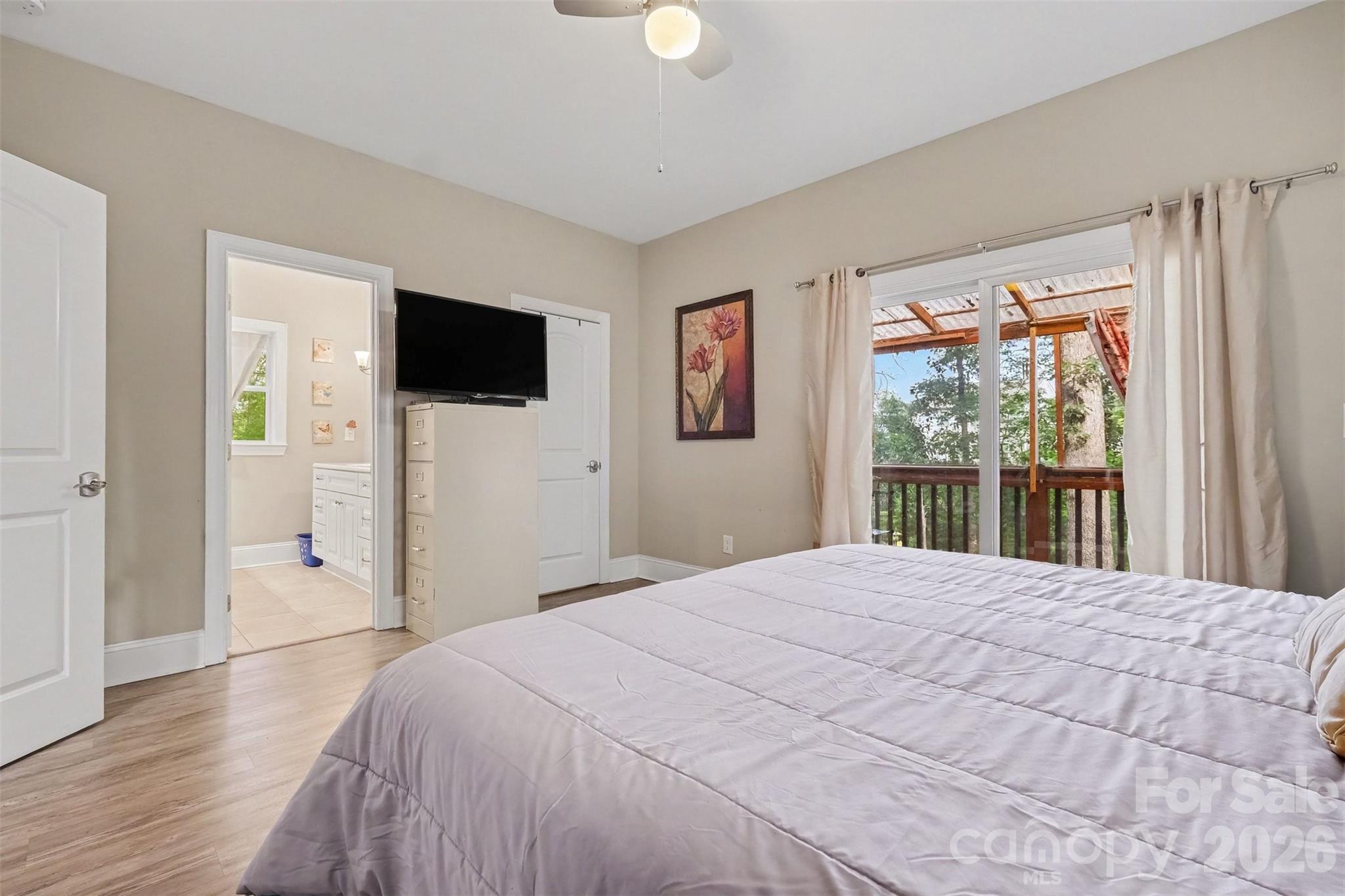 1042 Rosewood Drive Property Photo 18