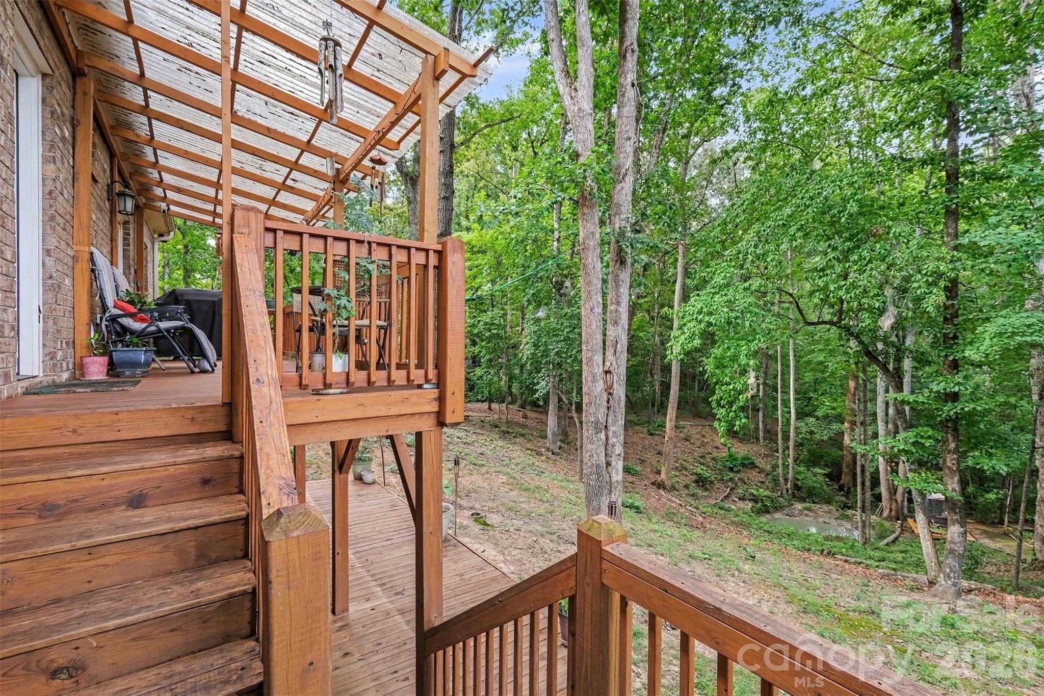 1042 Rosewood Drive Property Photo 28