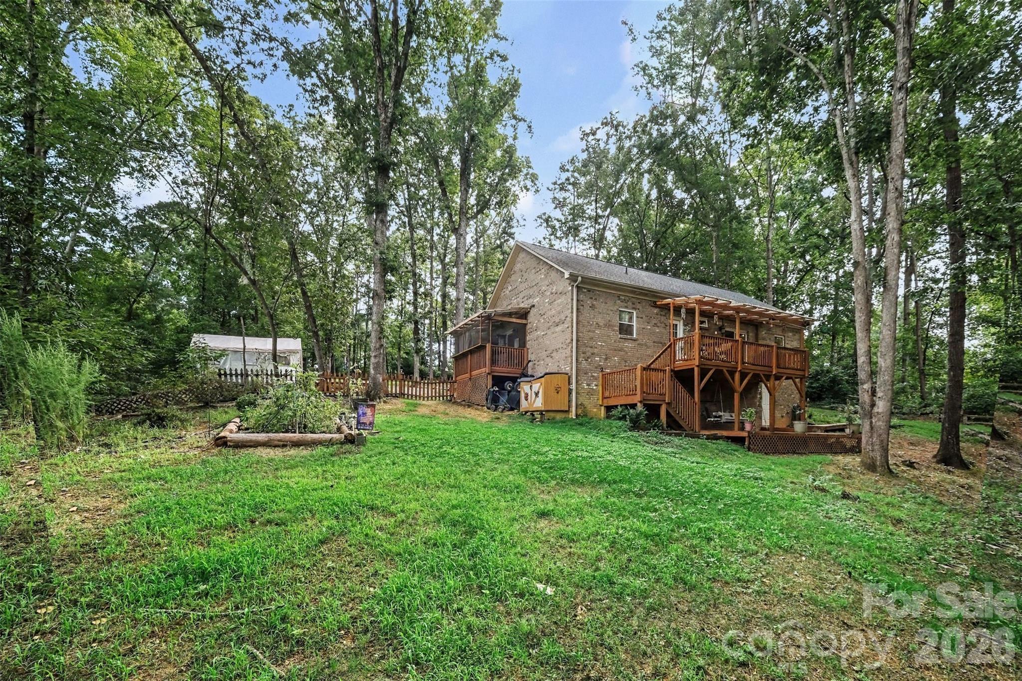 1042 Rosewood Drive Property Photo 33